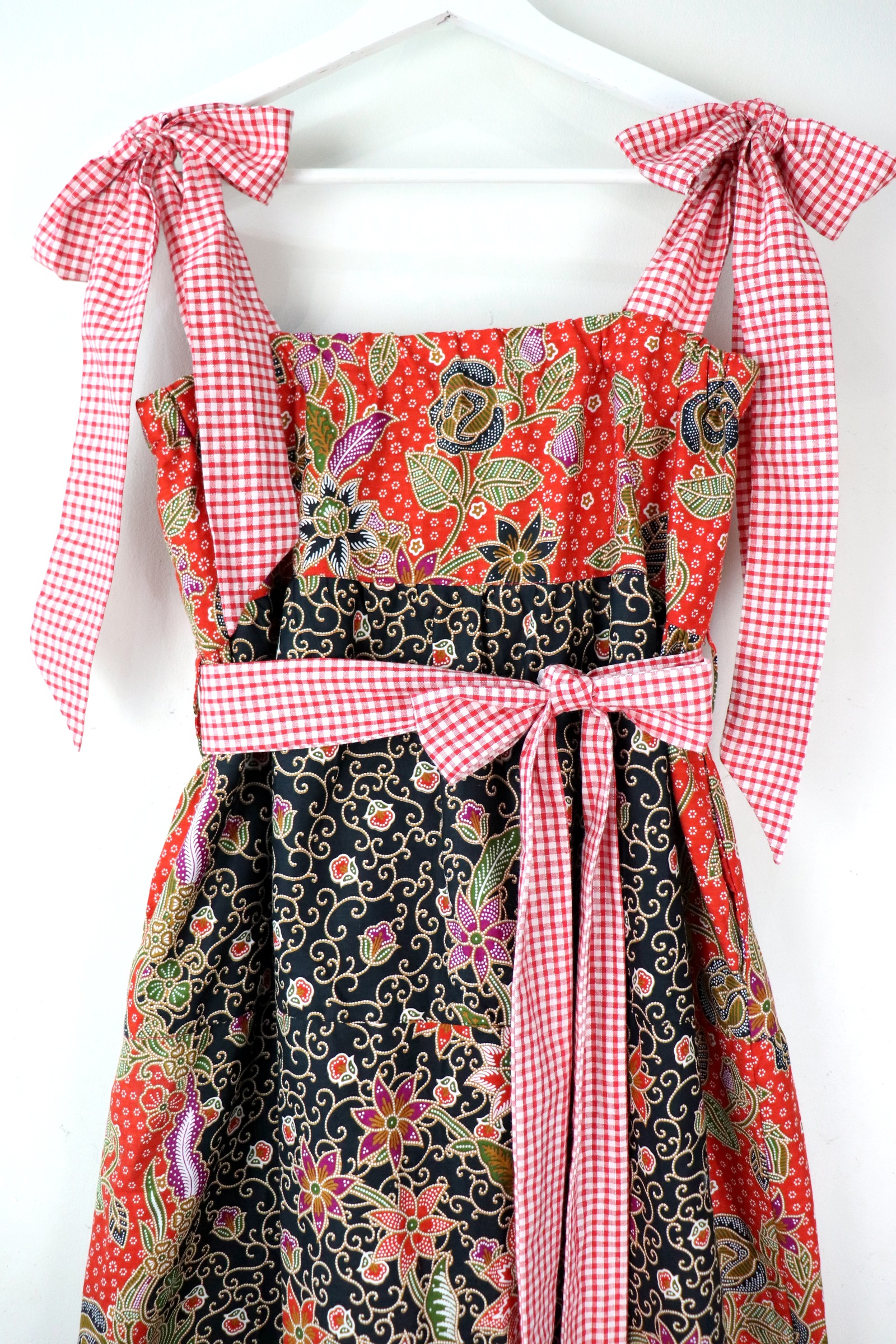 BE PRESENT Christmas Dress - Merry Magic