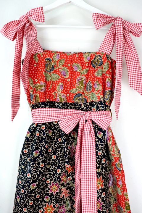 Christmas-batiik-gingham-dress-11
