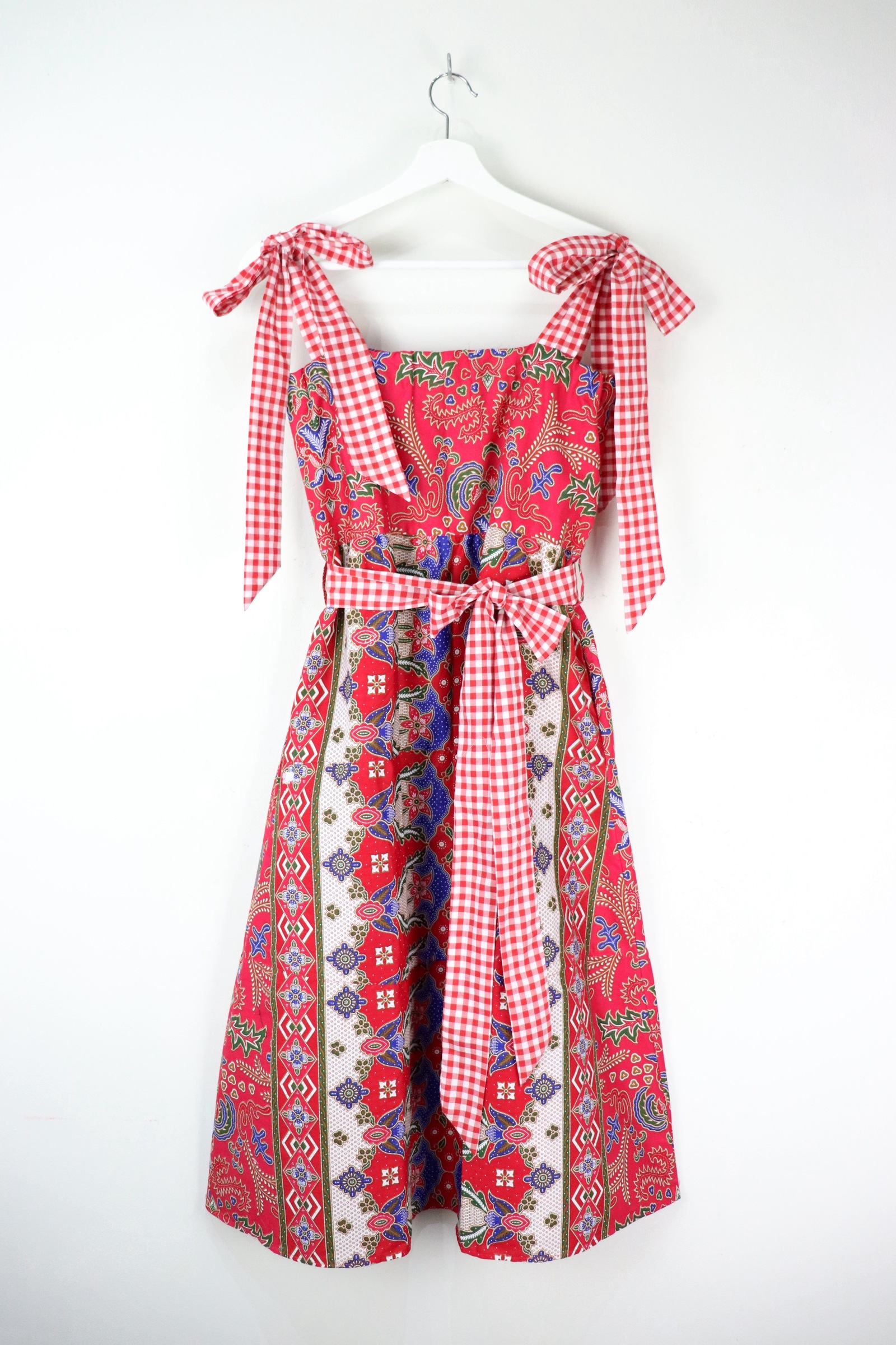 BE PRESENT Christmas Dress - A Snowy Christmas