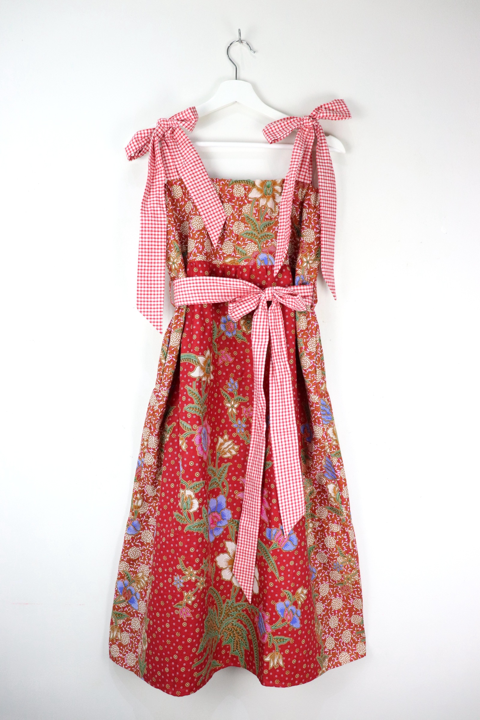 BE PRESENT Christmas Dress - Holly Holiday