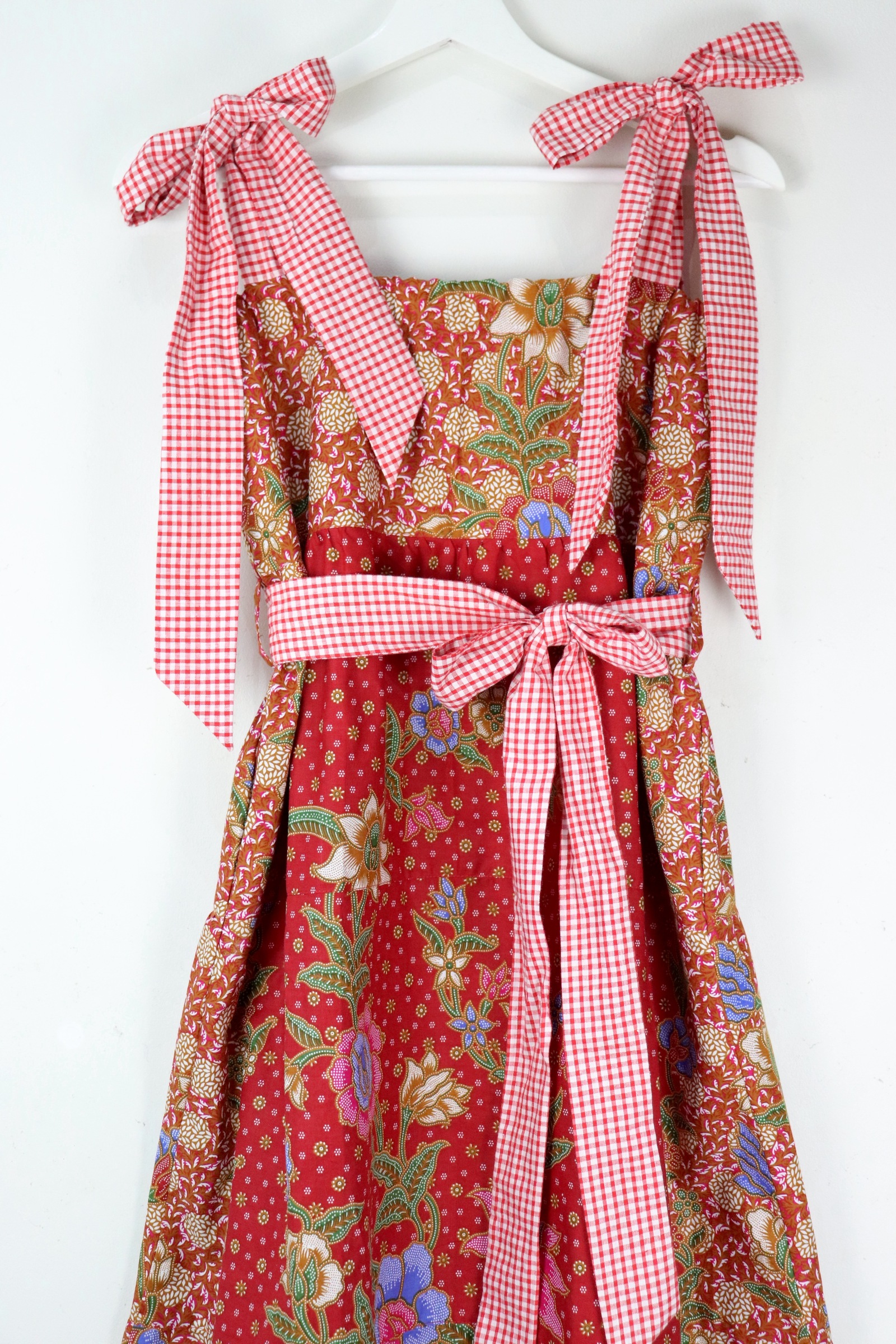 BE PRESENT Christmas Dress - Holly Holiday