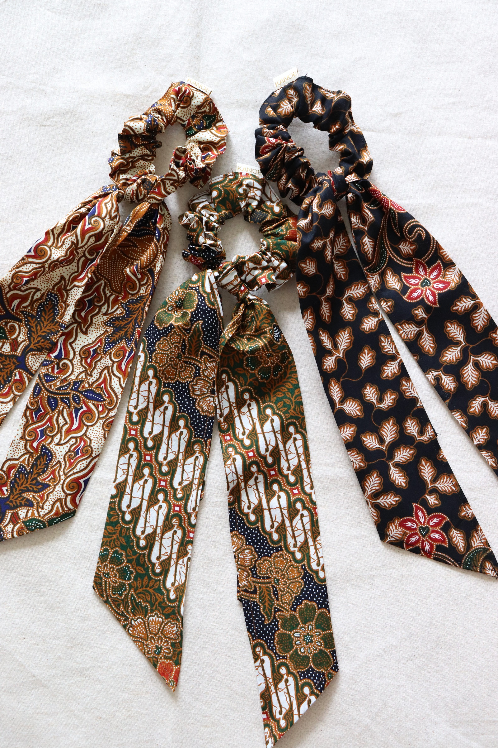 Batik Scrunchie w/ Ribbon [Set of 3] - Gemma