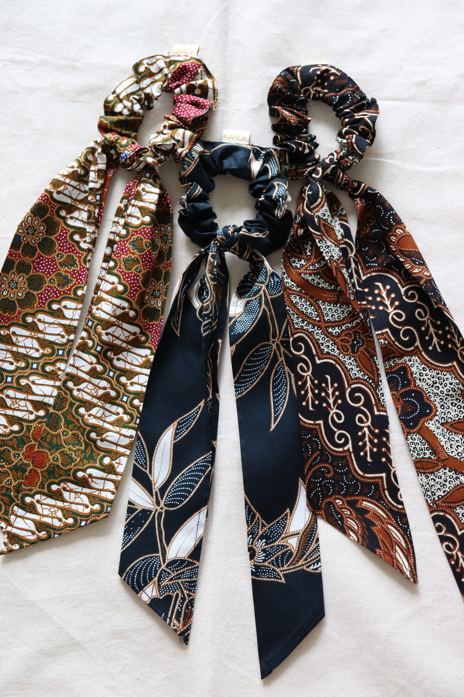 Batik Scrunchie w/ Ribbon [Set of 3] - Carey
