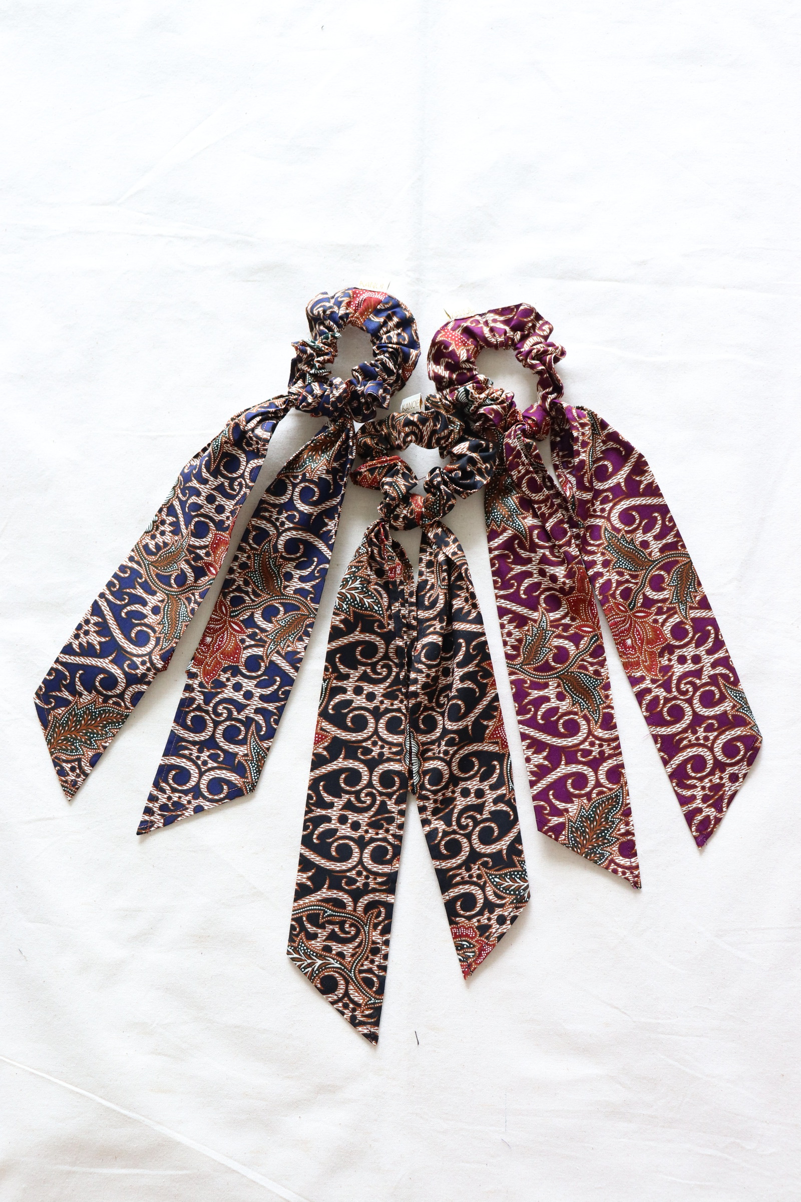 Batik Scrunchie w/ Ribbon [Set of 3] - Holly