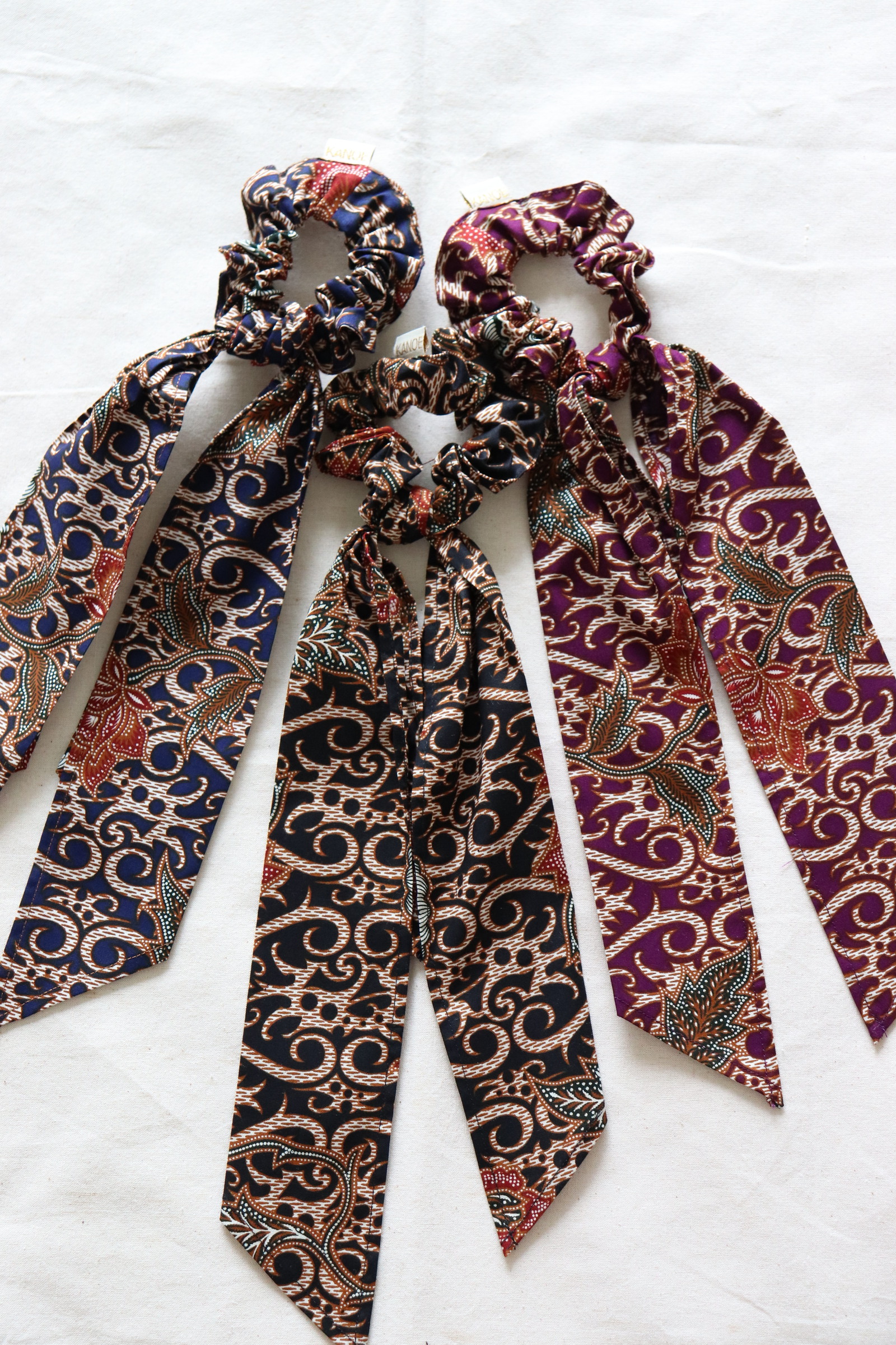 Batik Scrunchie w/ Ribbon [Set of 3] - Holly