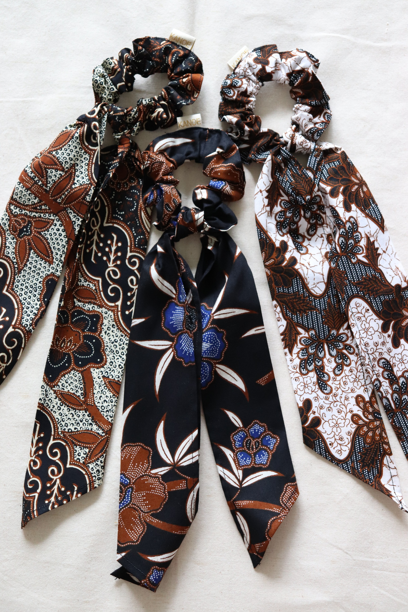 Batik Scrunchie w/ Ribbon [Set of 3] - Neutrals
