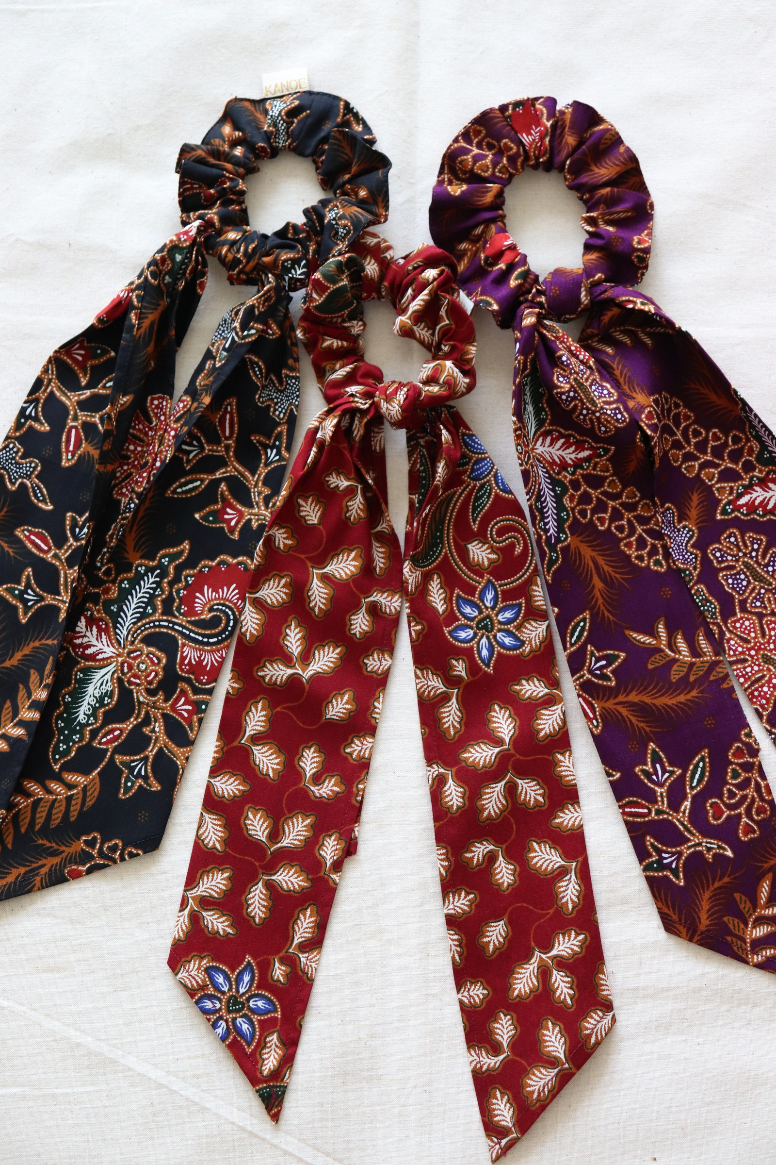 Batik Scrunchie w/ Ribbon [Set of 3] - Blueberry Jam