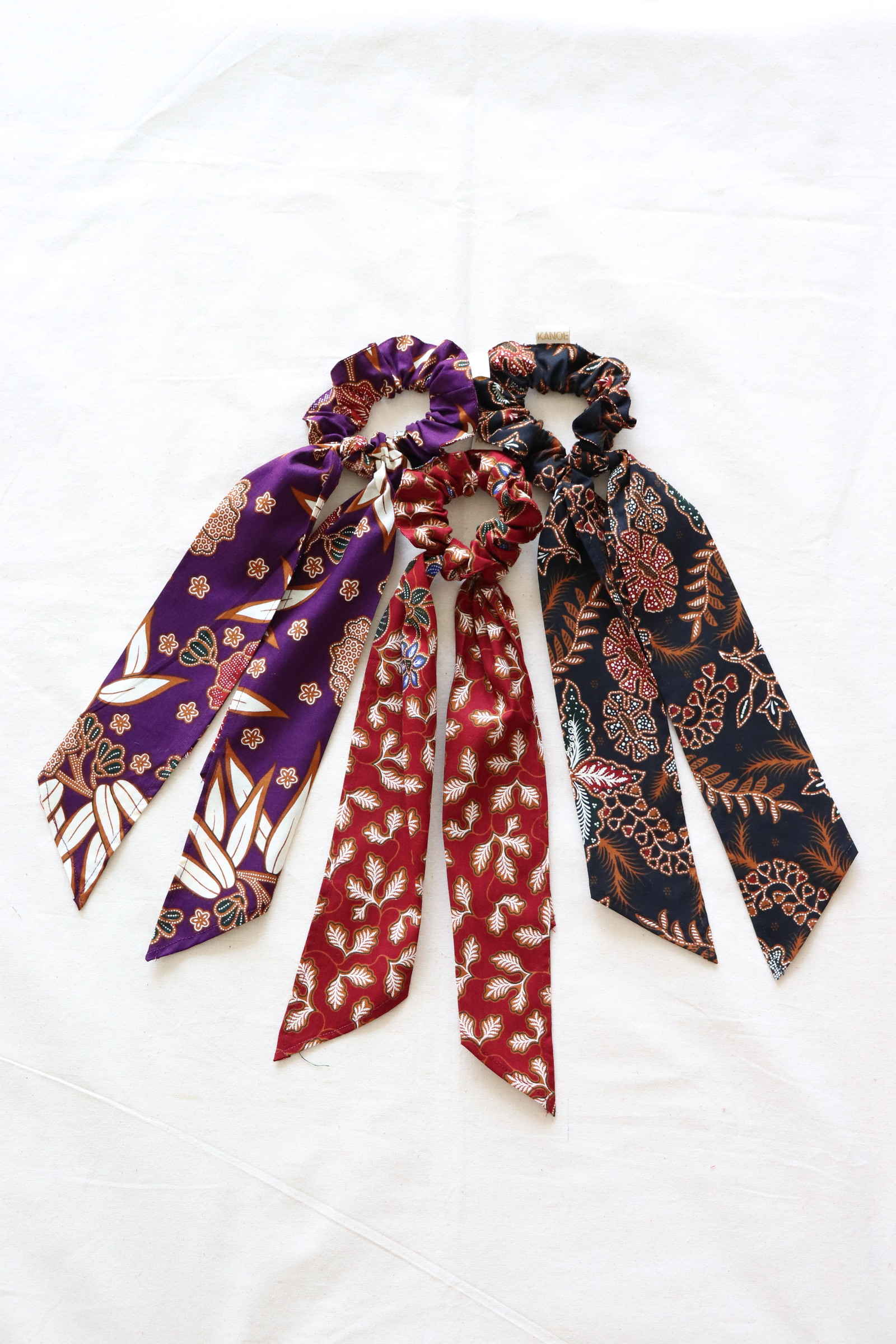 Batik Scrunchie w/ Ribbon [Set of 3] - Rasberry Jam