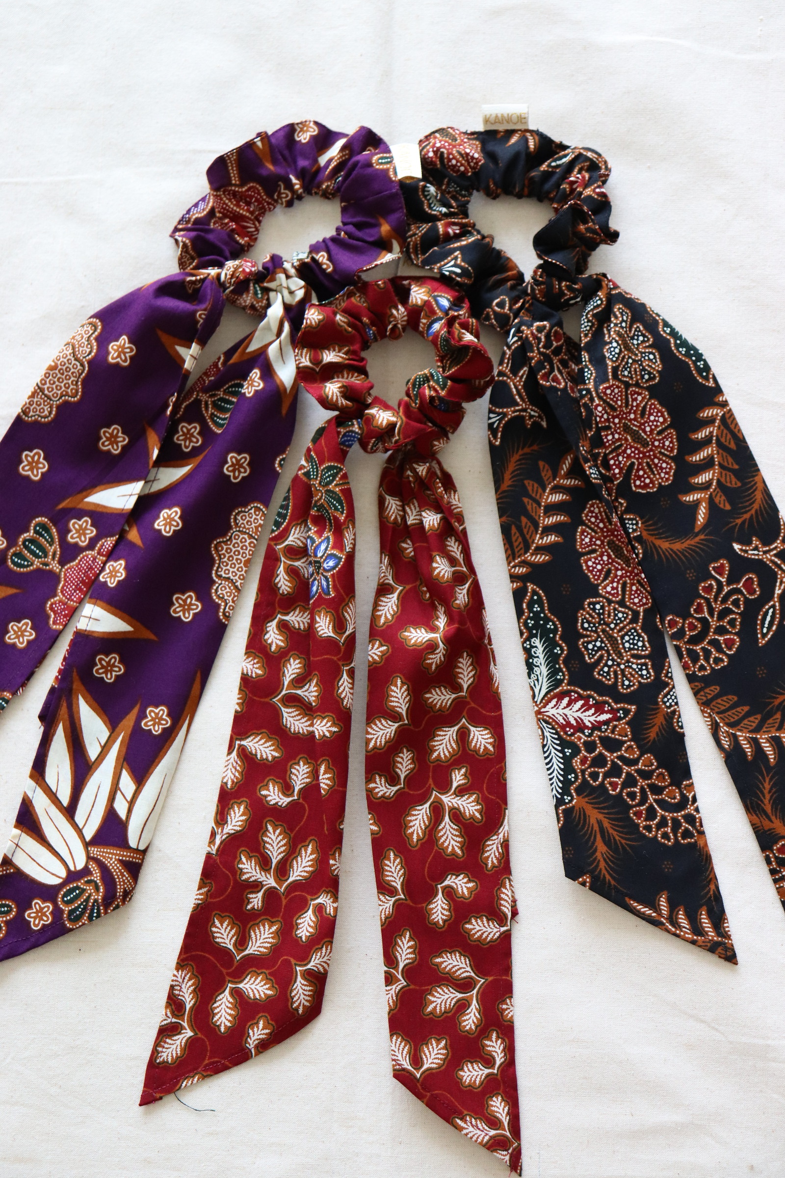 Batik Scrunchie w/ Ribbon [Set of 3] - Rasberry Jam