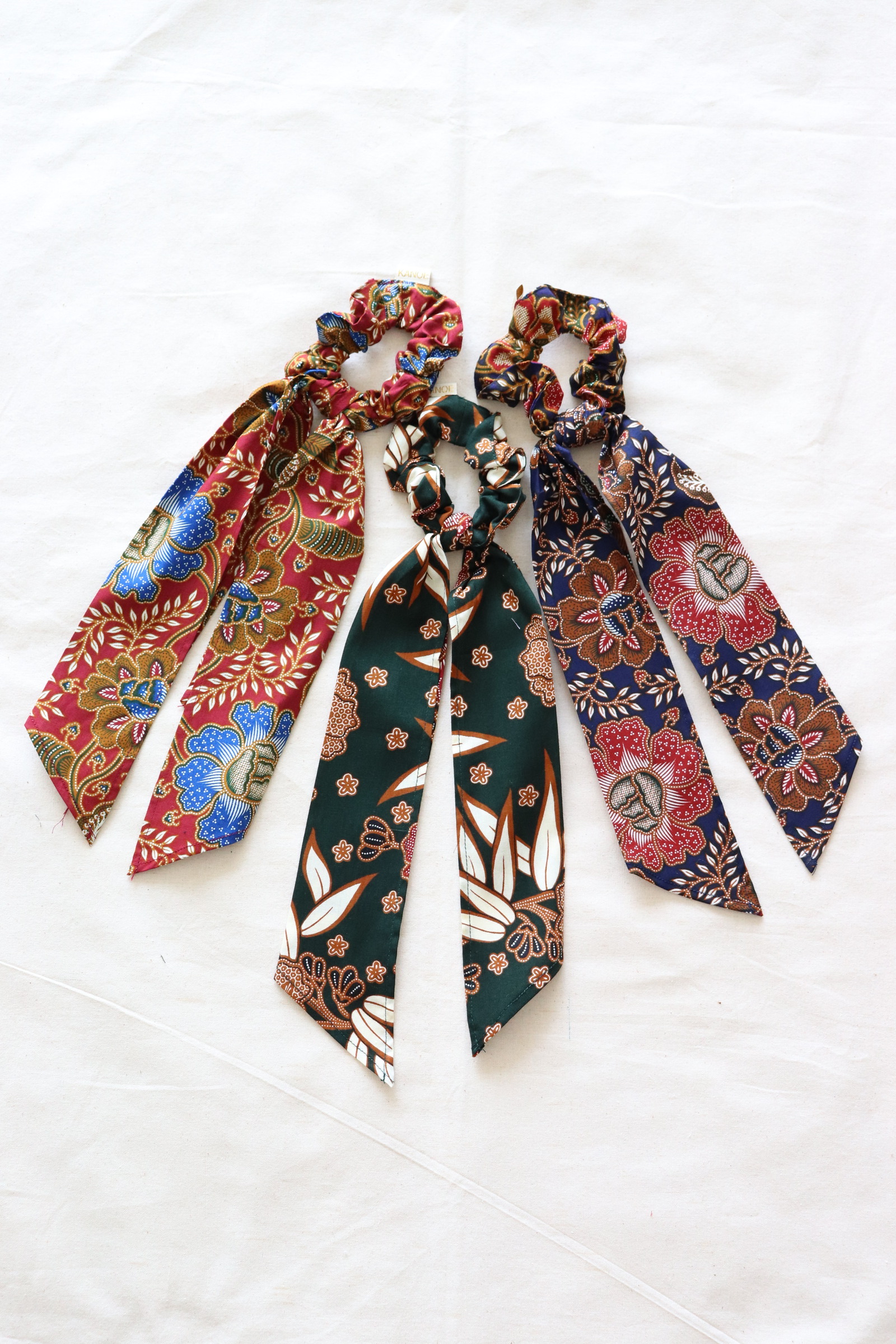 Batik Scrunchie w/ Ribbon [Set of 3] - Friends Forever