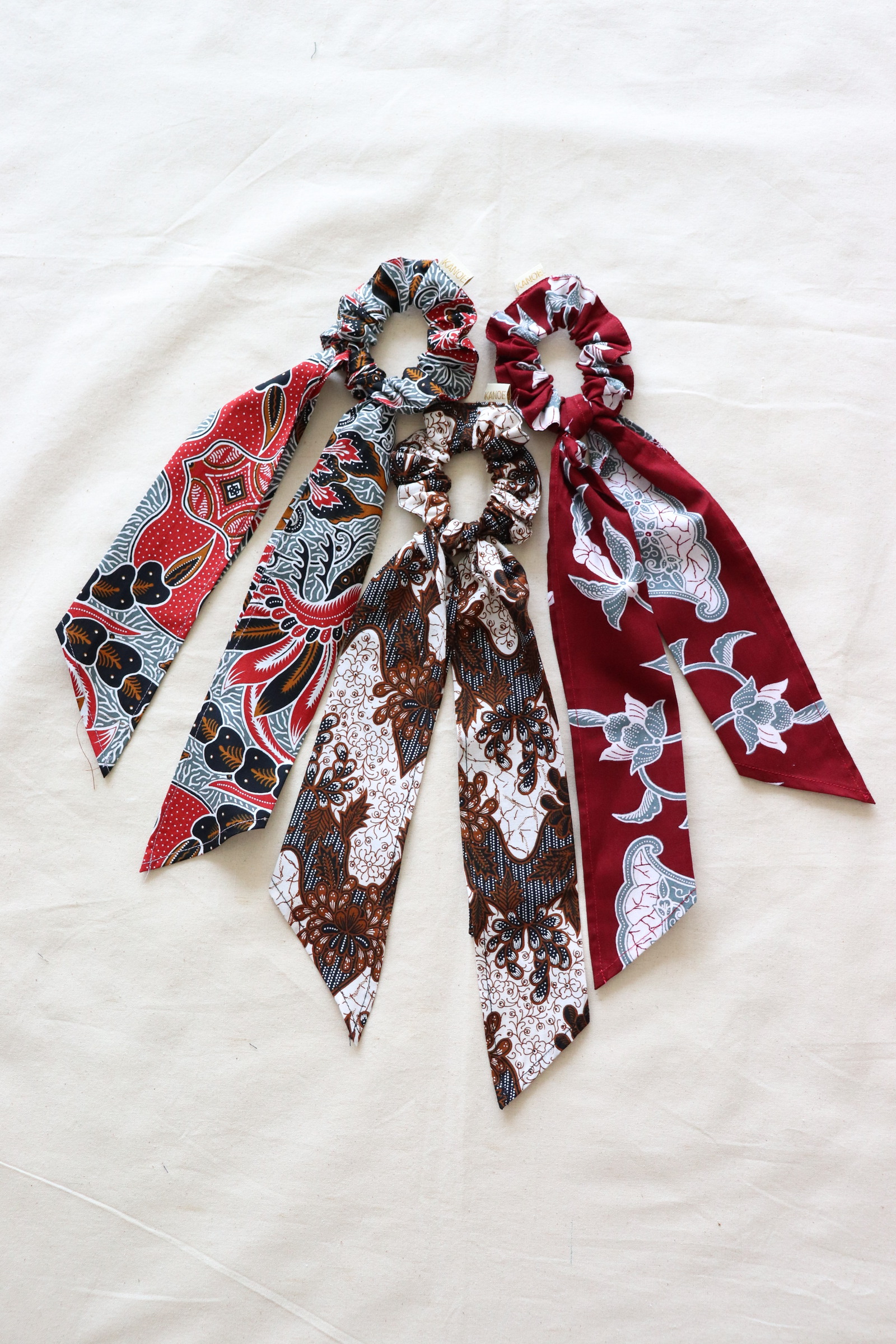 Batik Scrunchie w/ Ribbon [Set of 3] - Merry