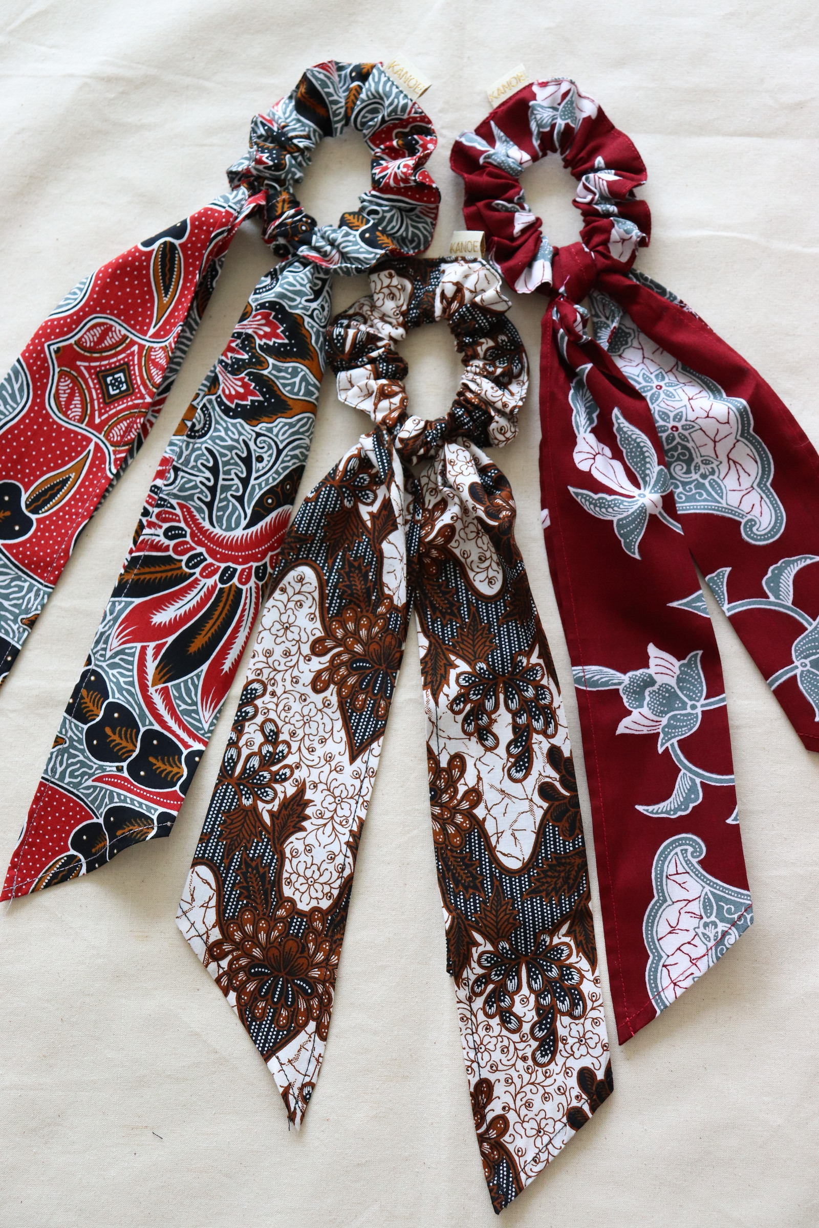 Batik Scrunchie w/ Ribbon [Set of 3] - Merry