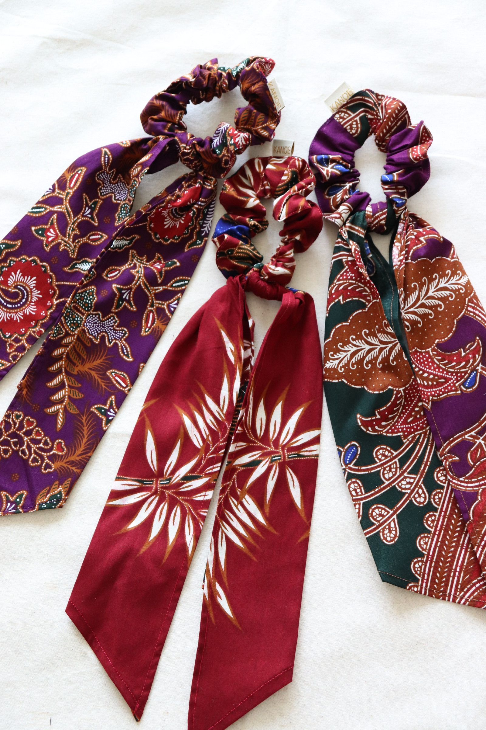 Batik Scrunchie w/ Ribbon [Set of 3] - Snowflakes