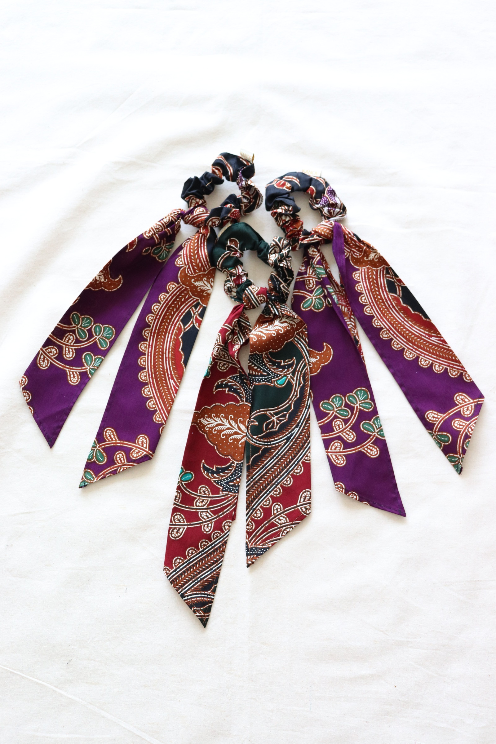Batik Scrunchie w/ Ribbon [Set of 3] - Gingerbread Man