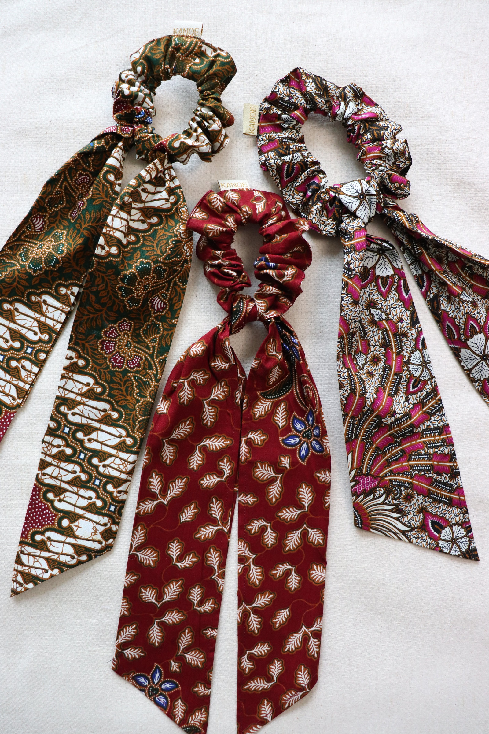 Batik Scrunchie w/ Ribbon [Set of 3] - Vixen