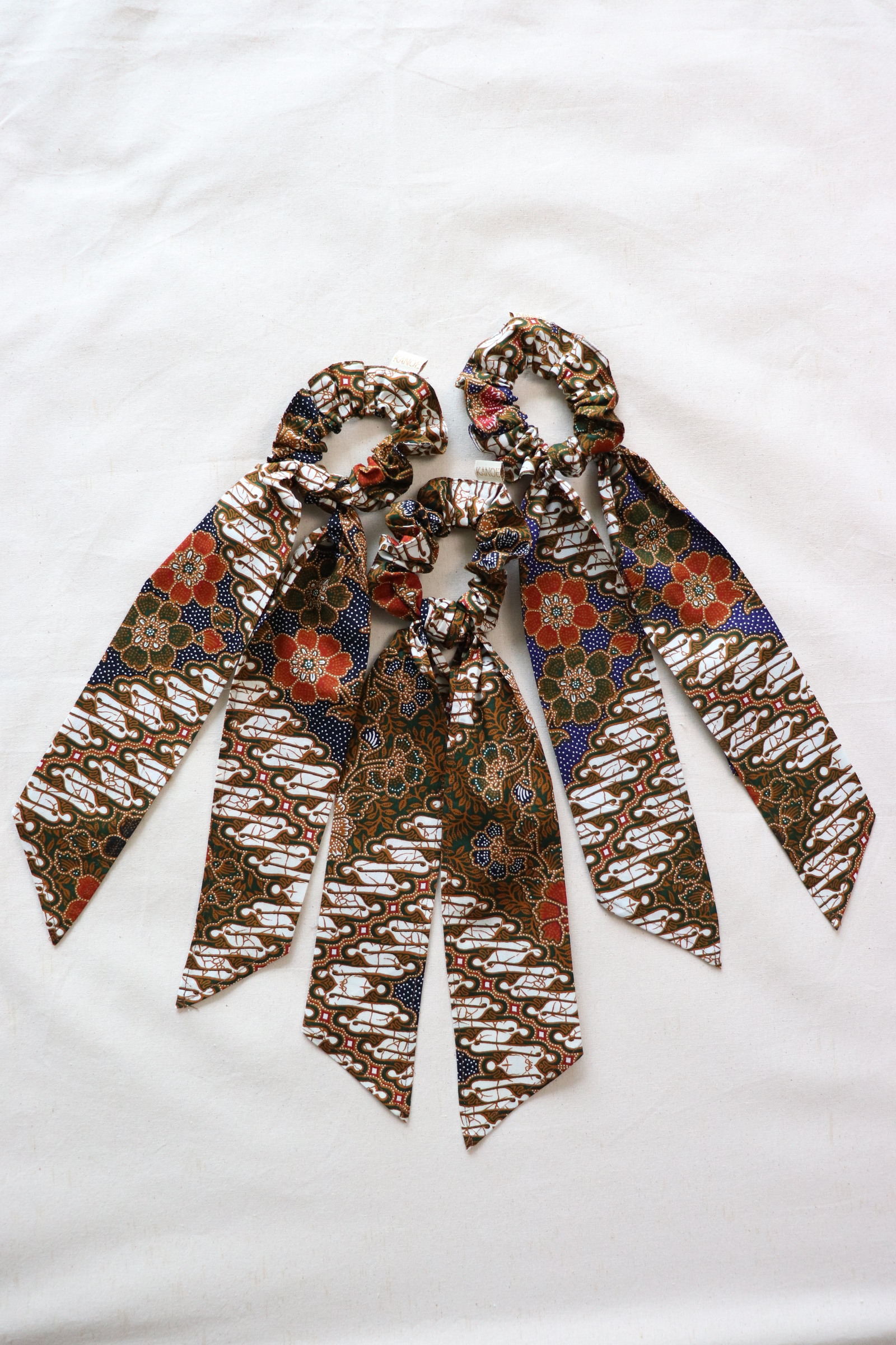 Batik Scrunchie w/ Ribbon [Set of 3] - Wrapped