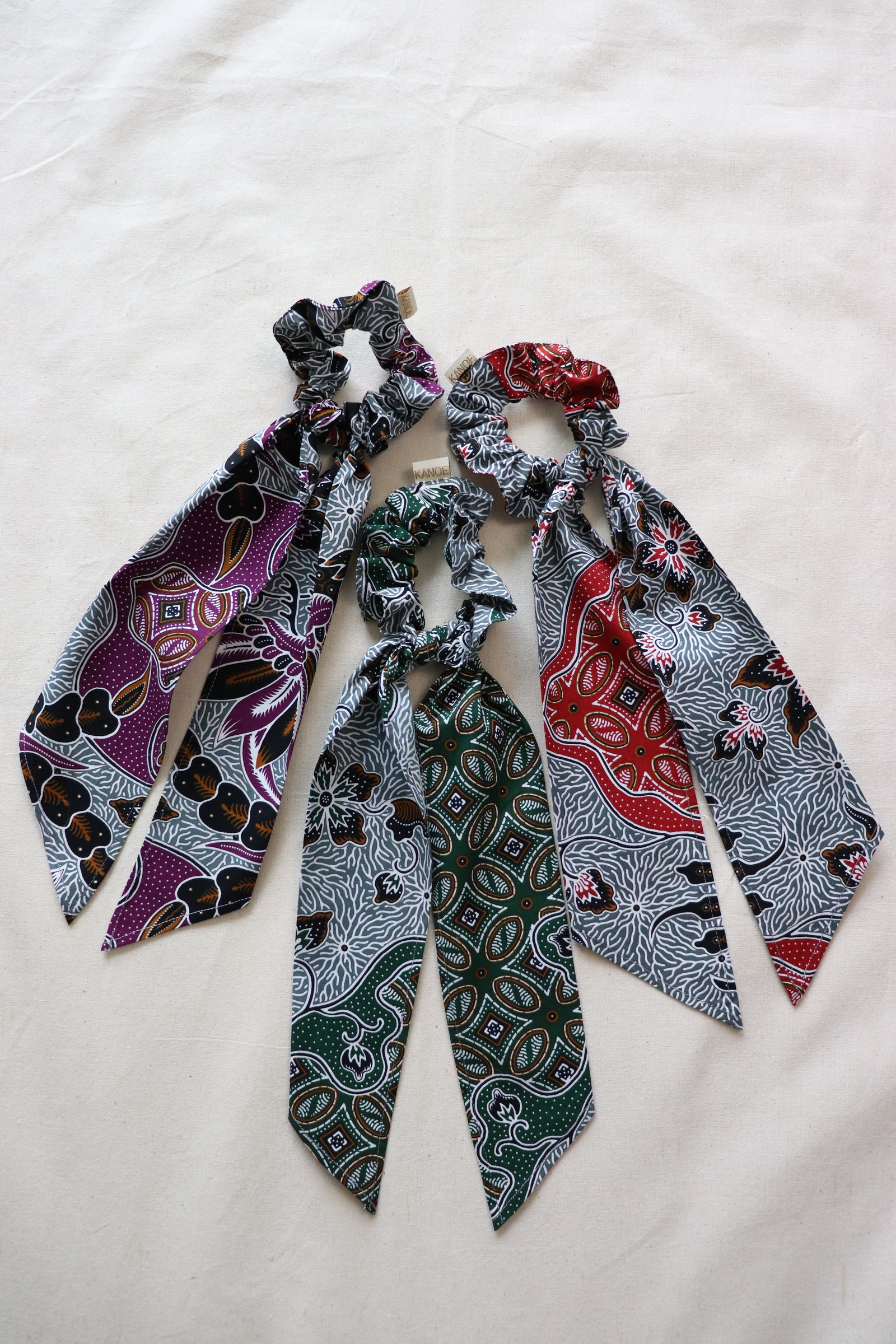 Batik Scrunchie w/ Ribbon [Set of 3] - Dasher