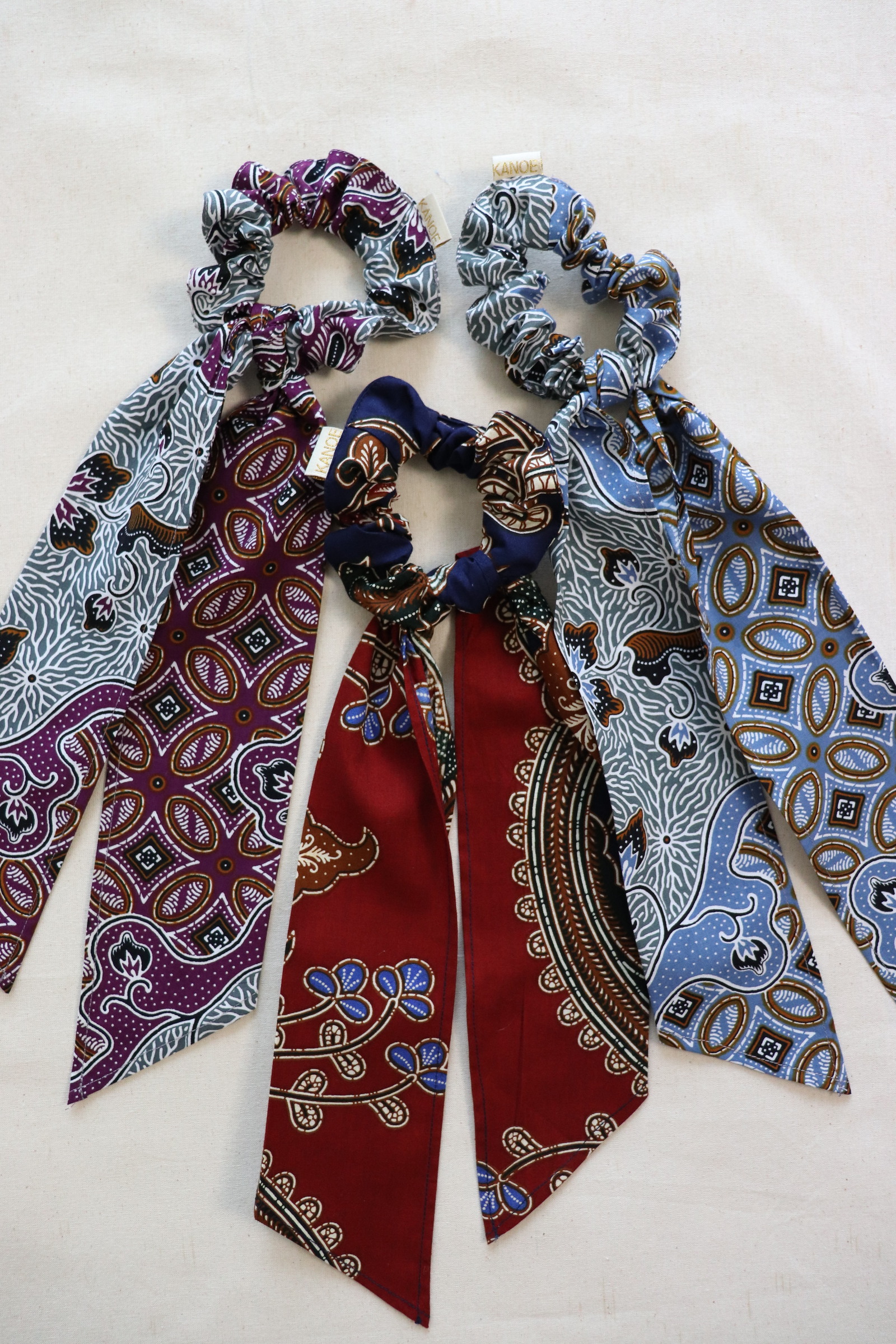 Batik Scrunchie w/ Ribbon [Set of 3] - Sleigh Bells