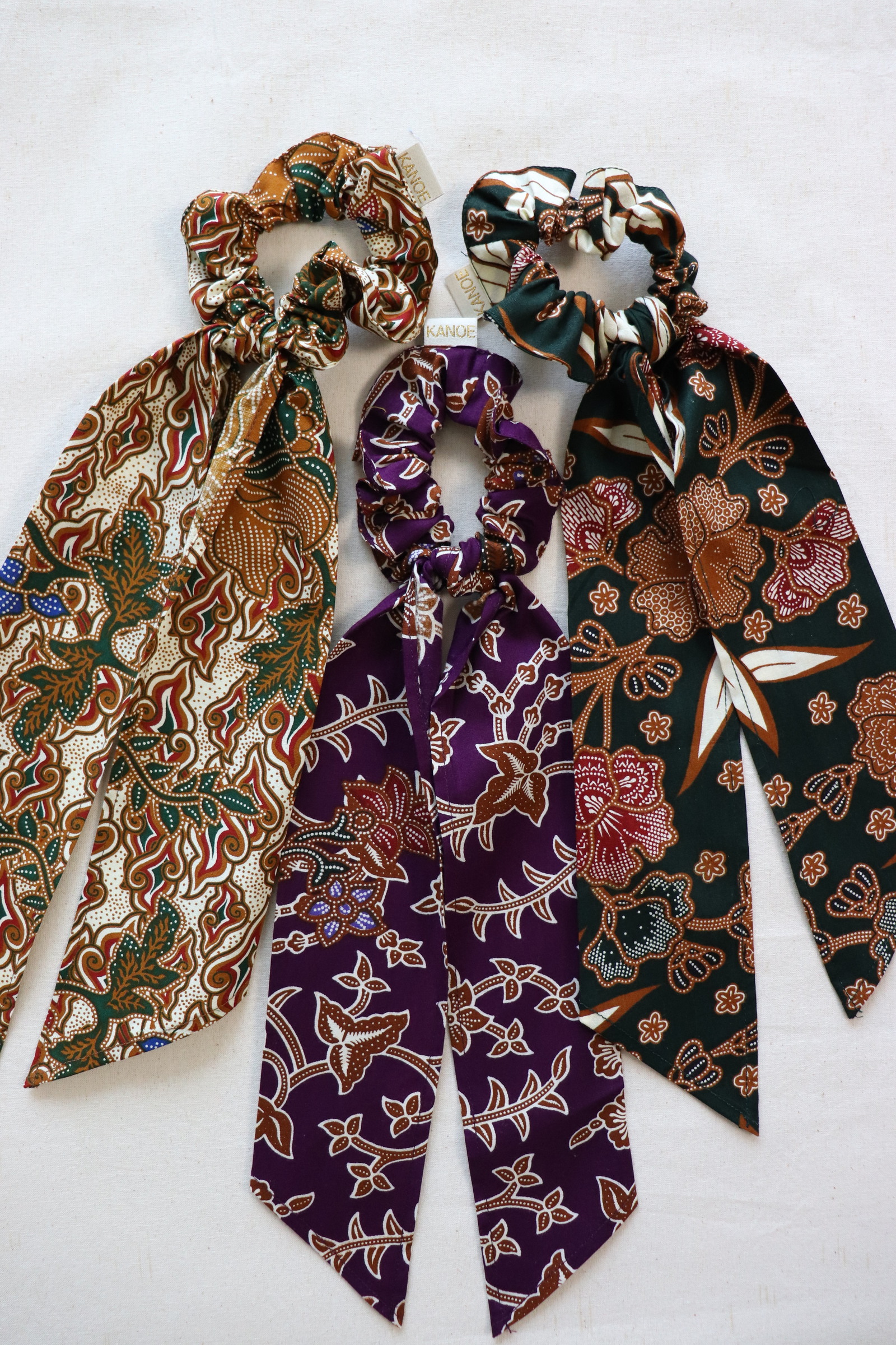 Batik Scrunchie w/ Ribbon [Set of 3] - Vines