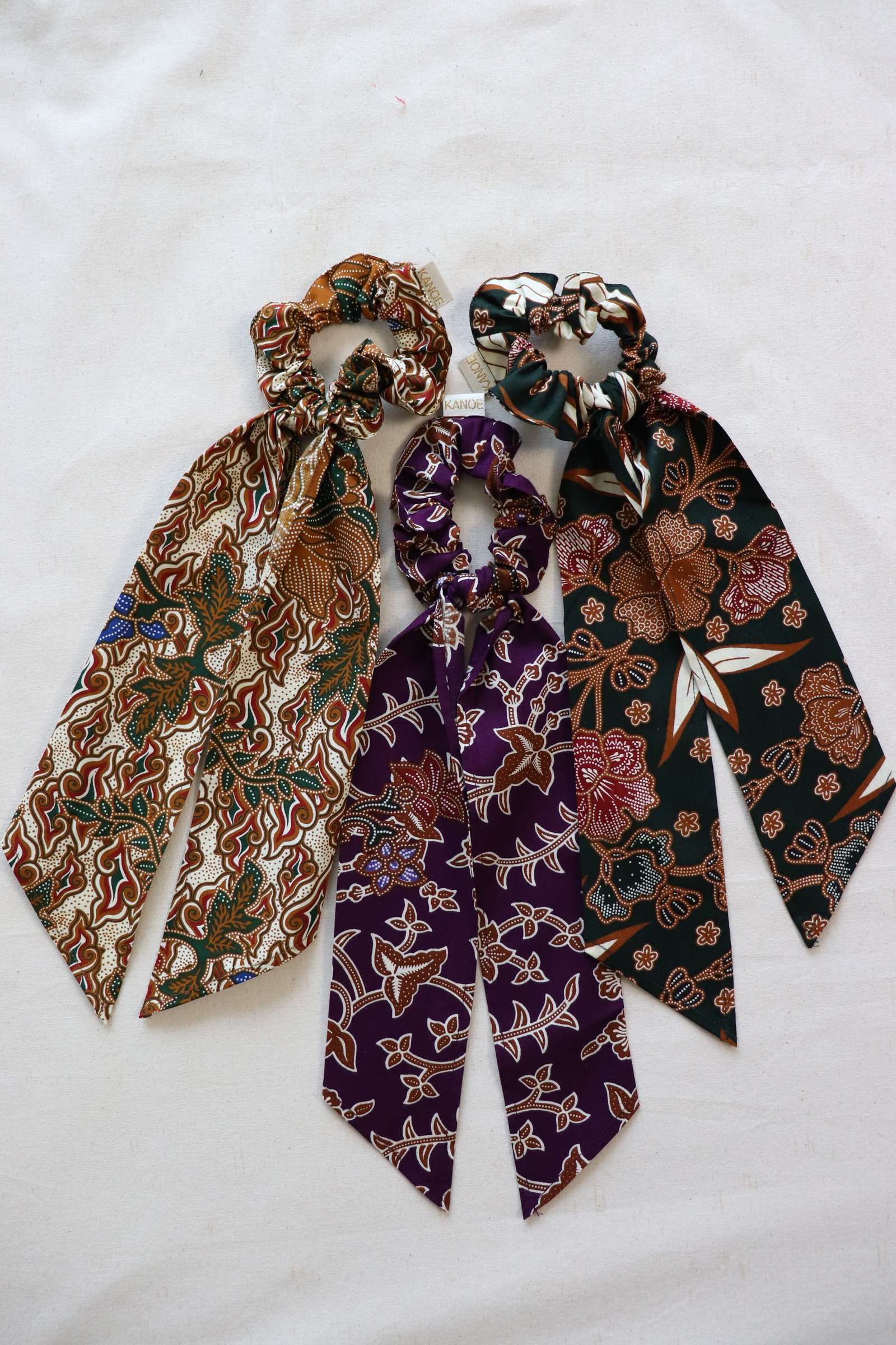 Batik Scrunchie w/ Ribbon [Set of 3] - Vines
