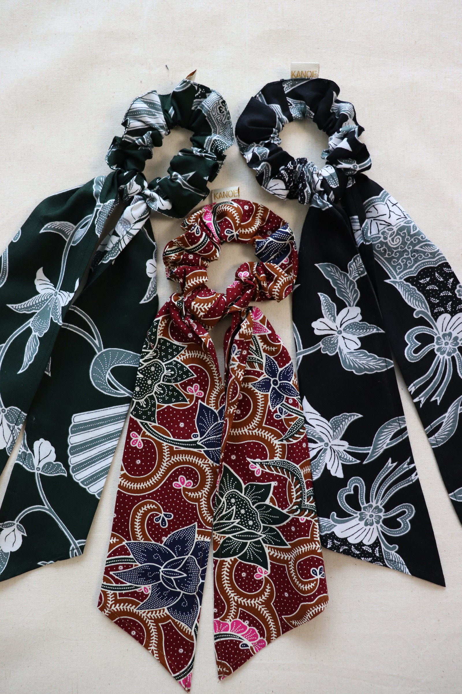 Batik Scrunchie w/ Ribbon [Set of 3] -  Eve