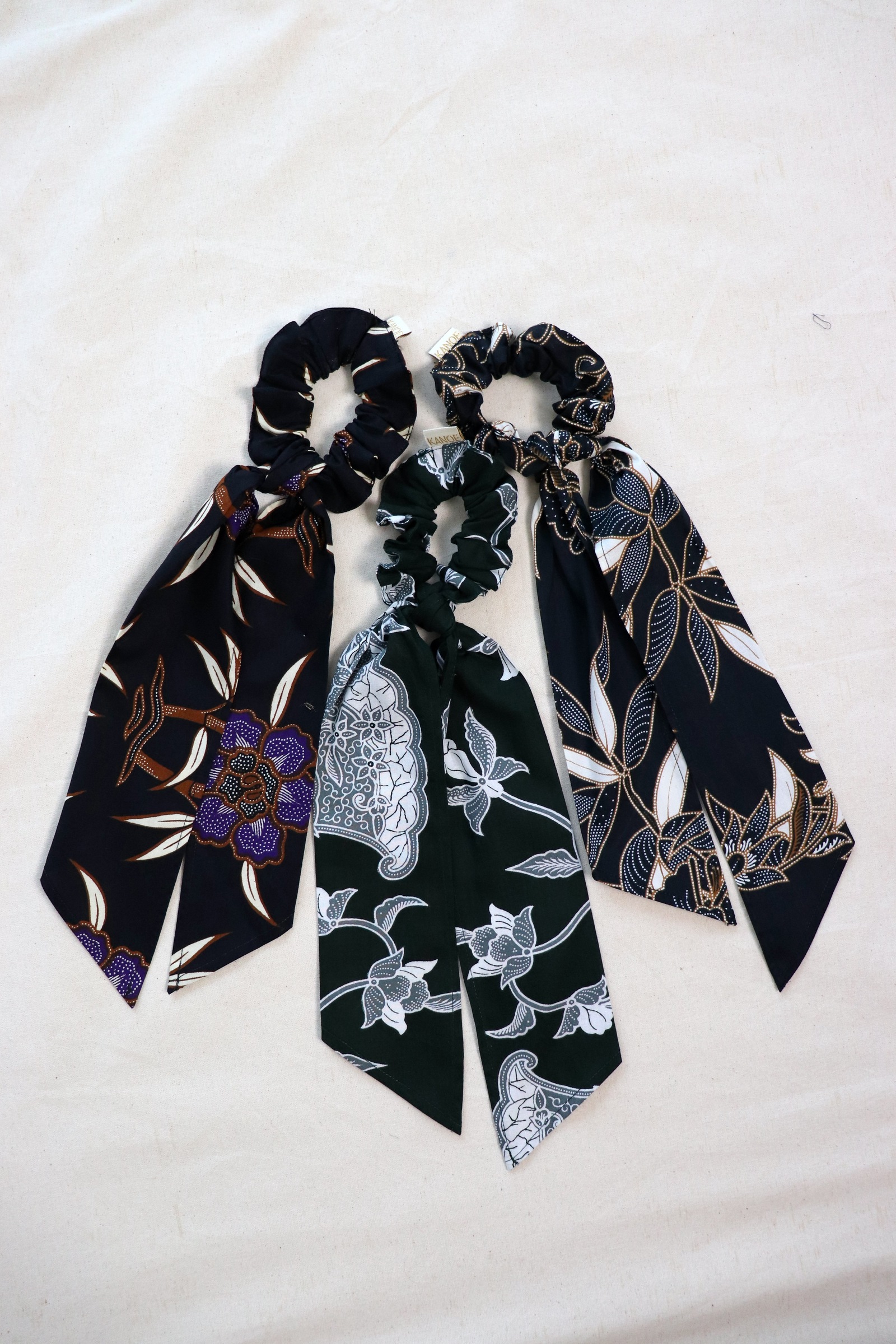 Batik Scrunchie w/ Ribbon [Set of 3] - Snowman