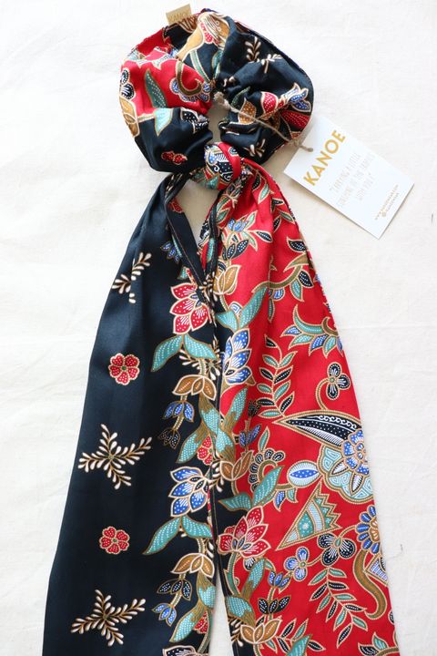Maxi-batik-scrunchie-with-ribbon-20