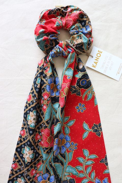 Maxi-batik-scrunchie-with-ribbon-26
