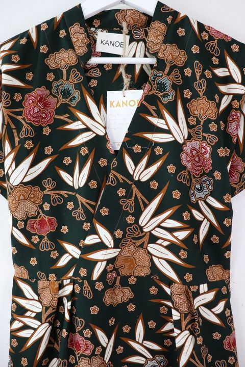 Kimono-wrap-dress-with-mandarin-collar-8