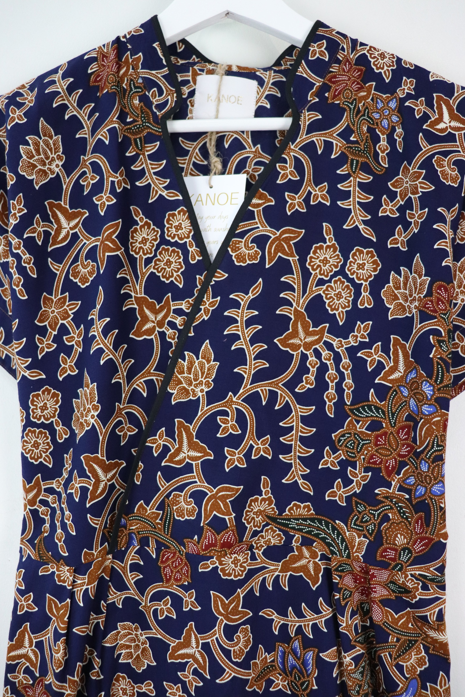 Black Border Kimono Wrap Dress - Tian Xin ( Mandarin Collar )