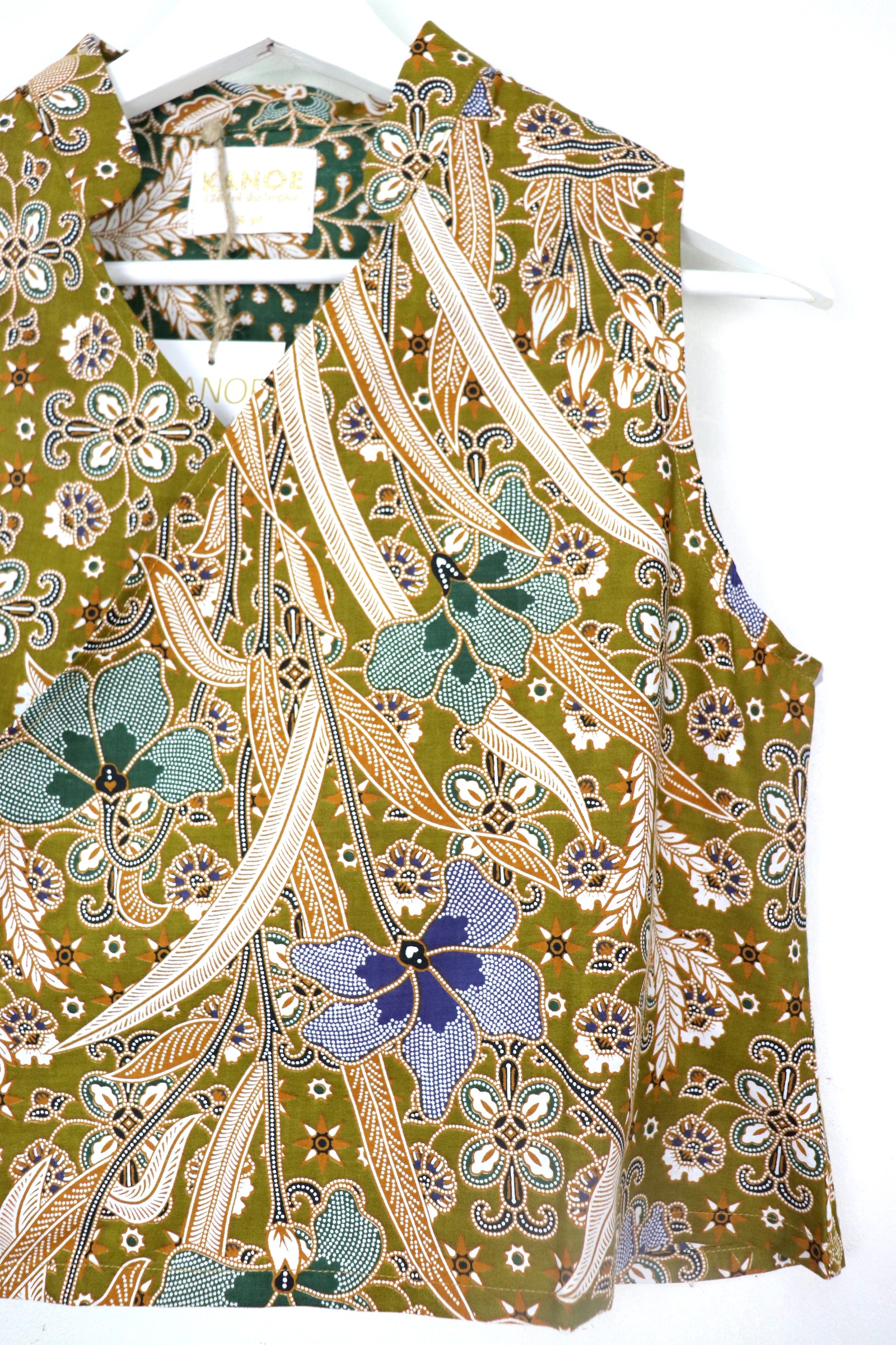 SamFu Cropped Batik Top - Kai Lan