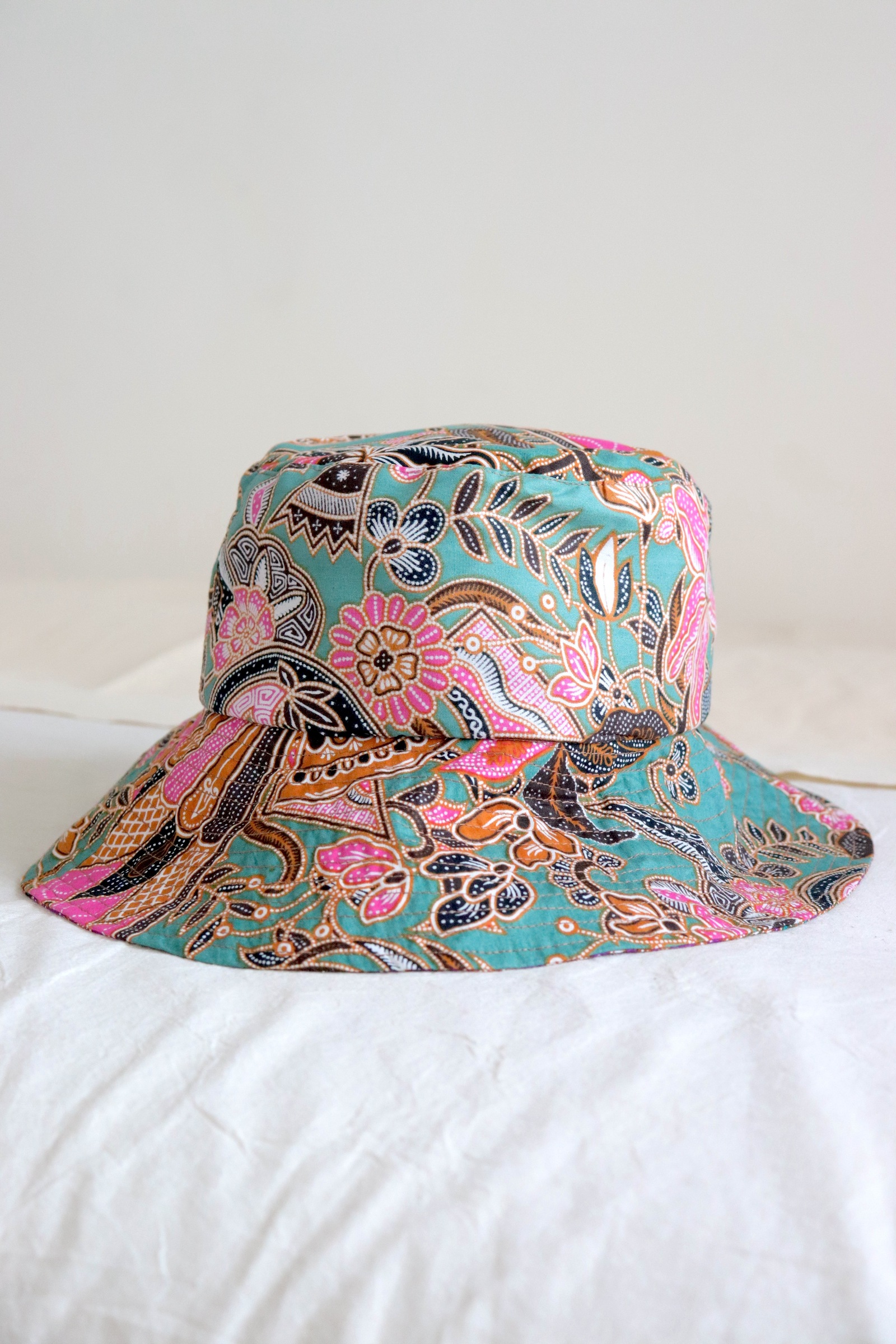 Batik Bucket Hat Wide Brim - Camellia Rays