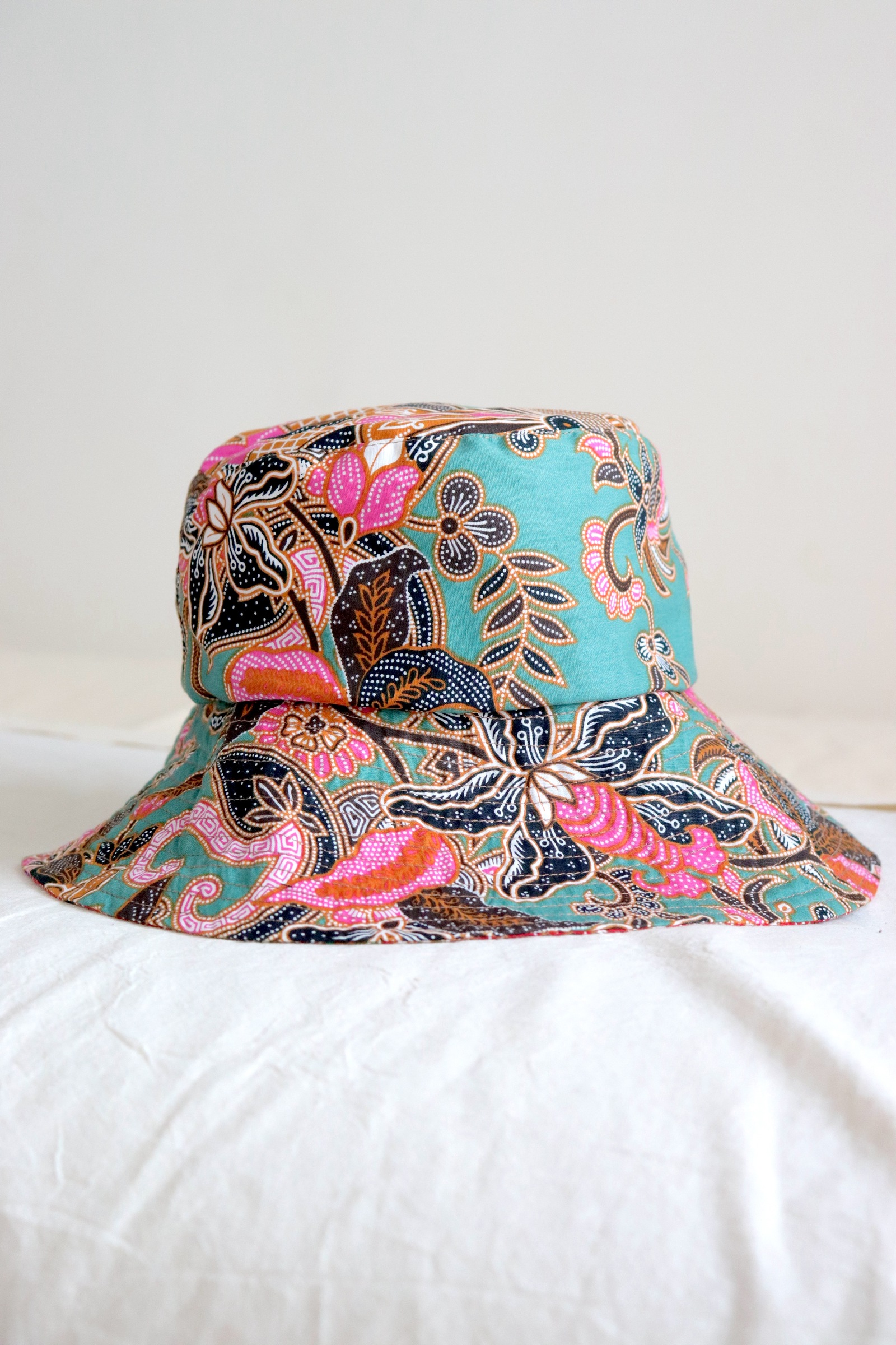 Batik Bucket Hat Wide Brim - Camellia Rays
