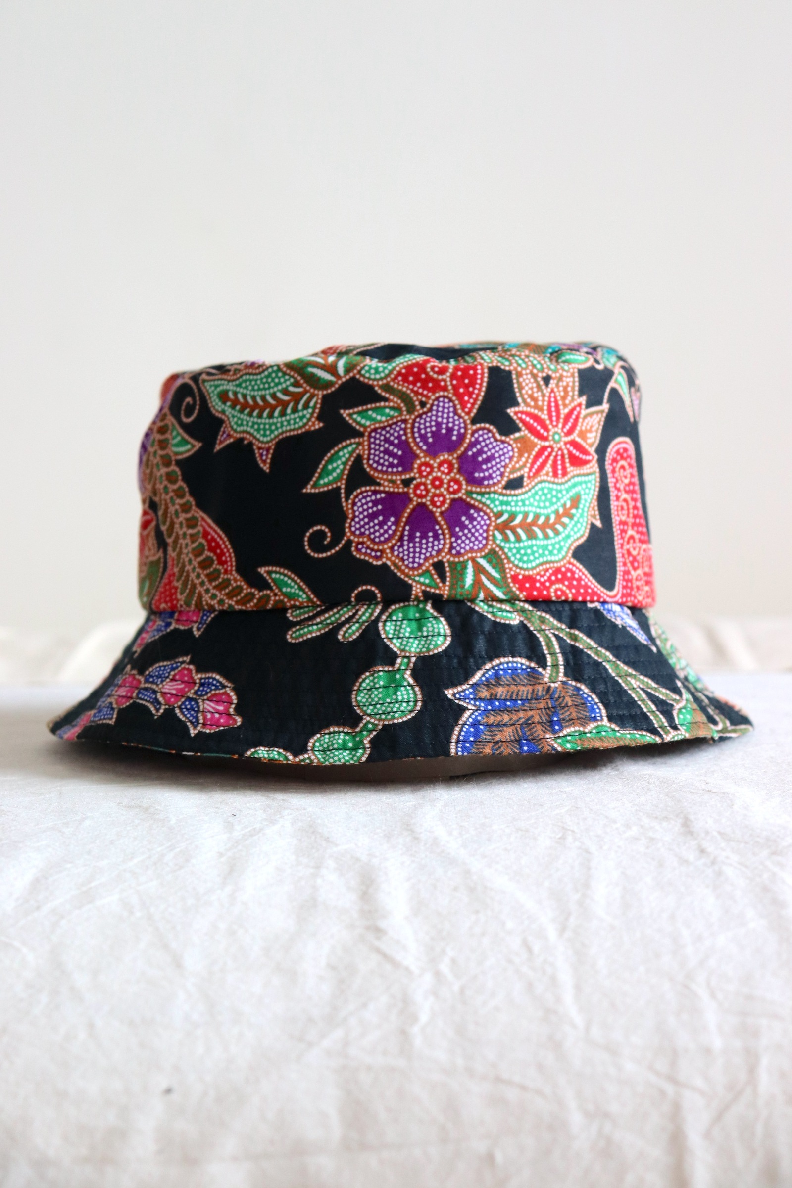 Batik Bucket Hat Short Brim - Midnight Vine