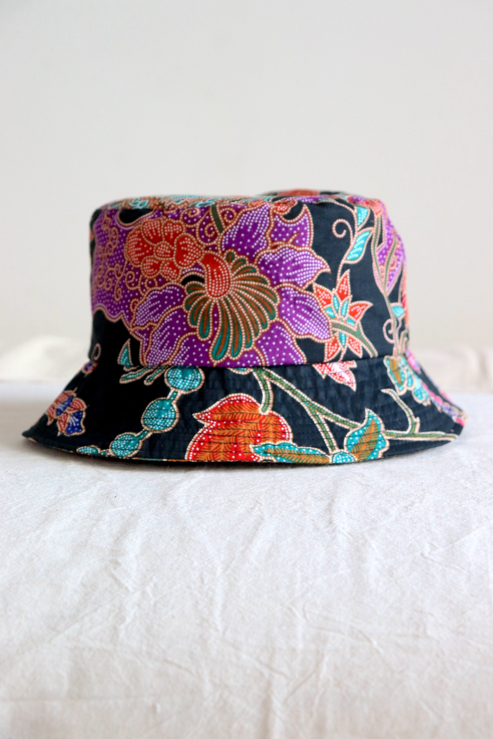 Batik Bucket Hat Short Brim - Midnight Vine
