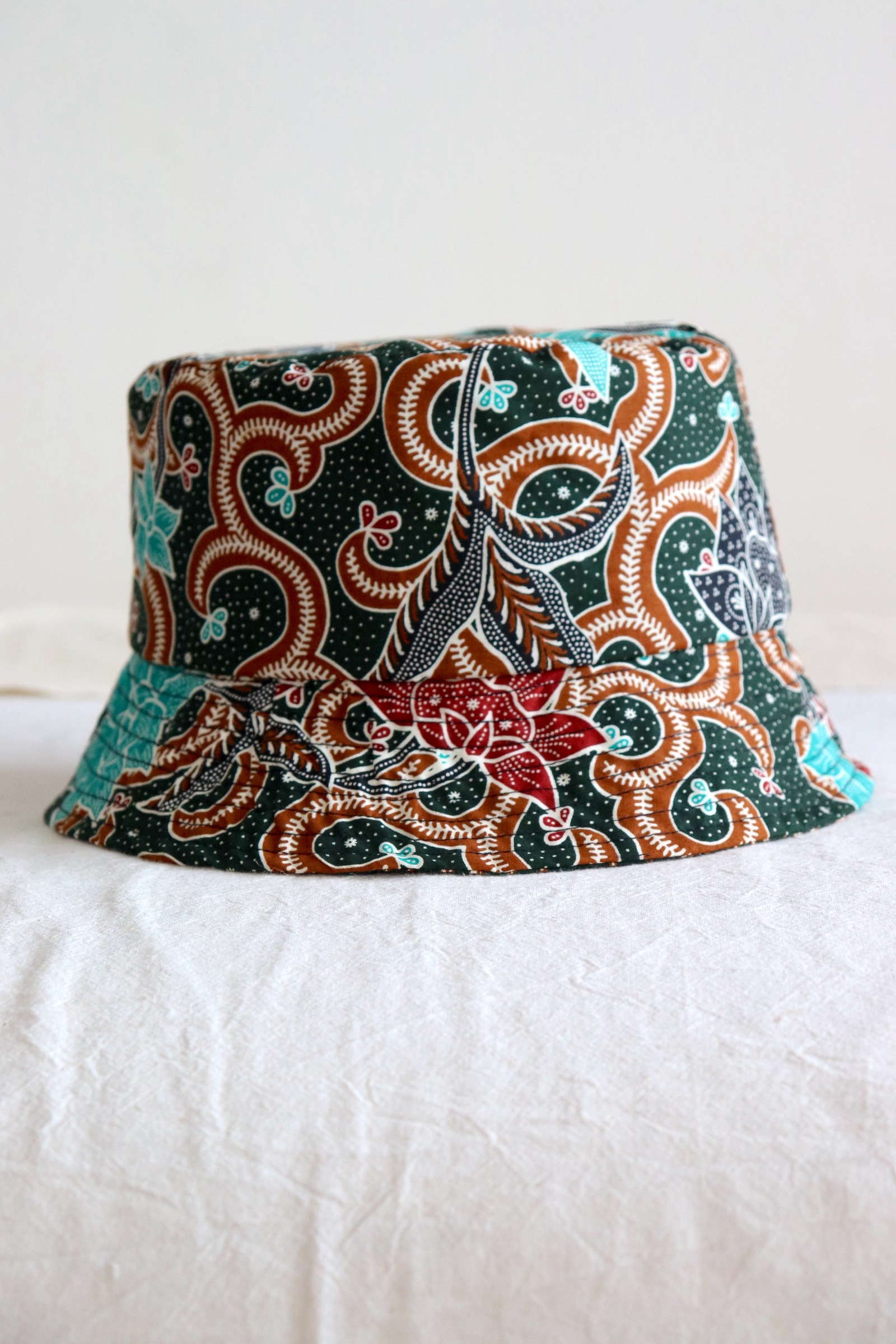 Batik Bucket Hat Short Brim - Forest Swirls