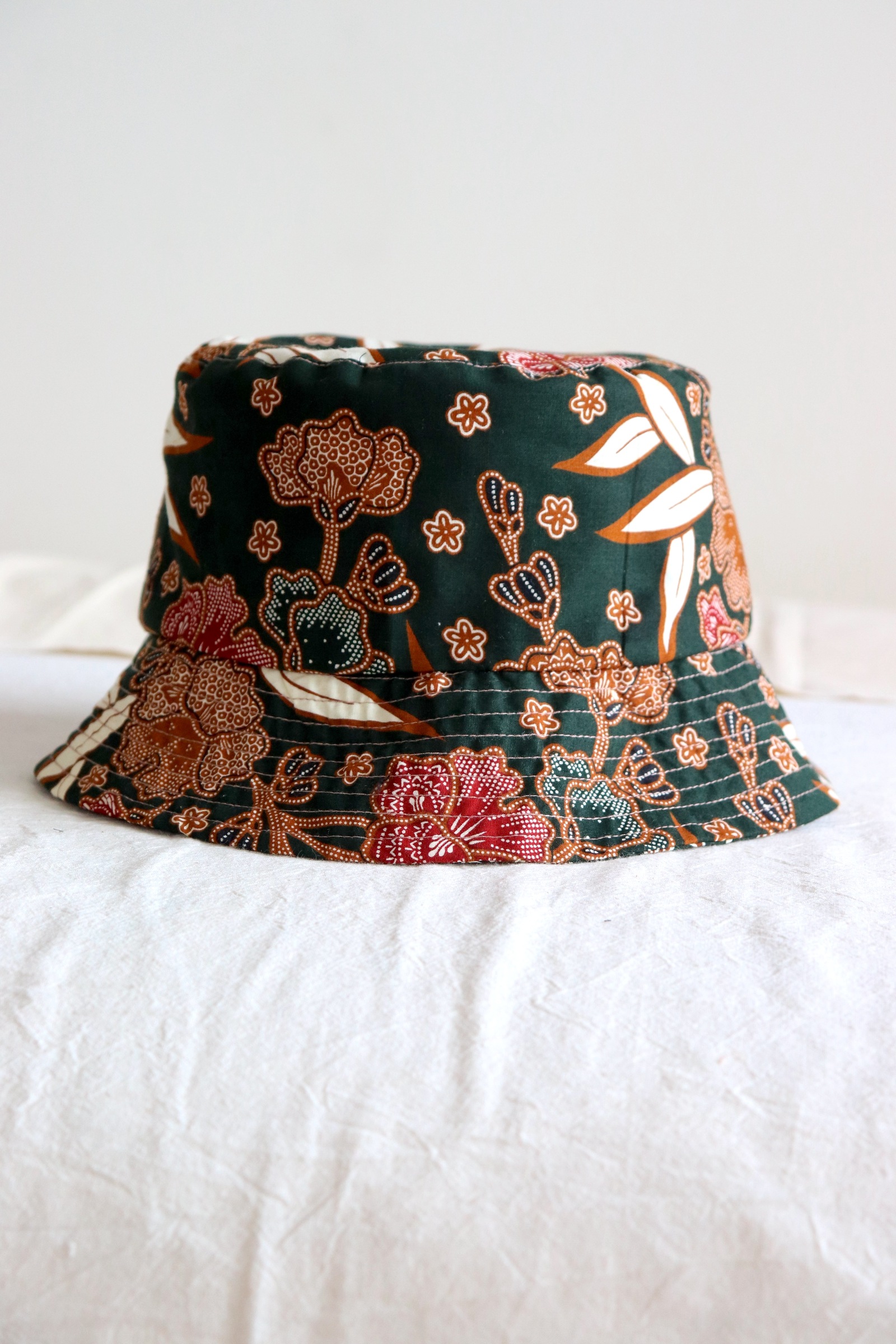 Batik Bucket Hat Short Brim - Leafy Luck