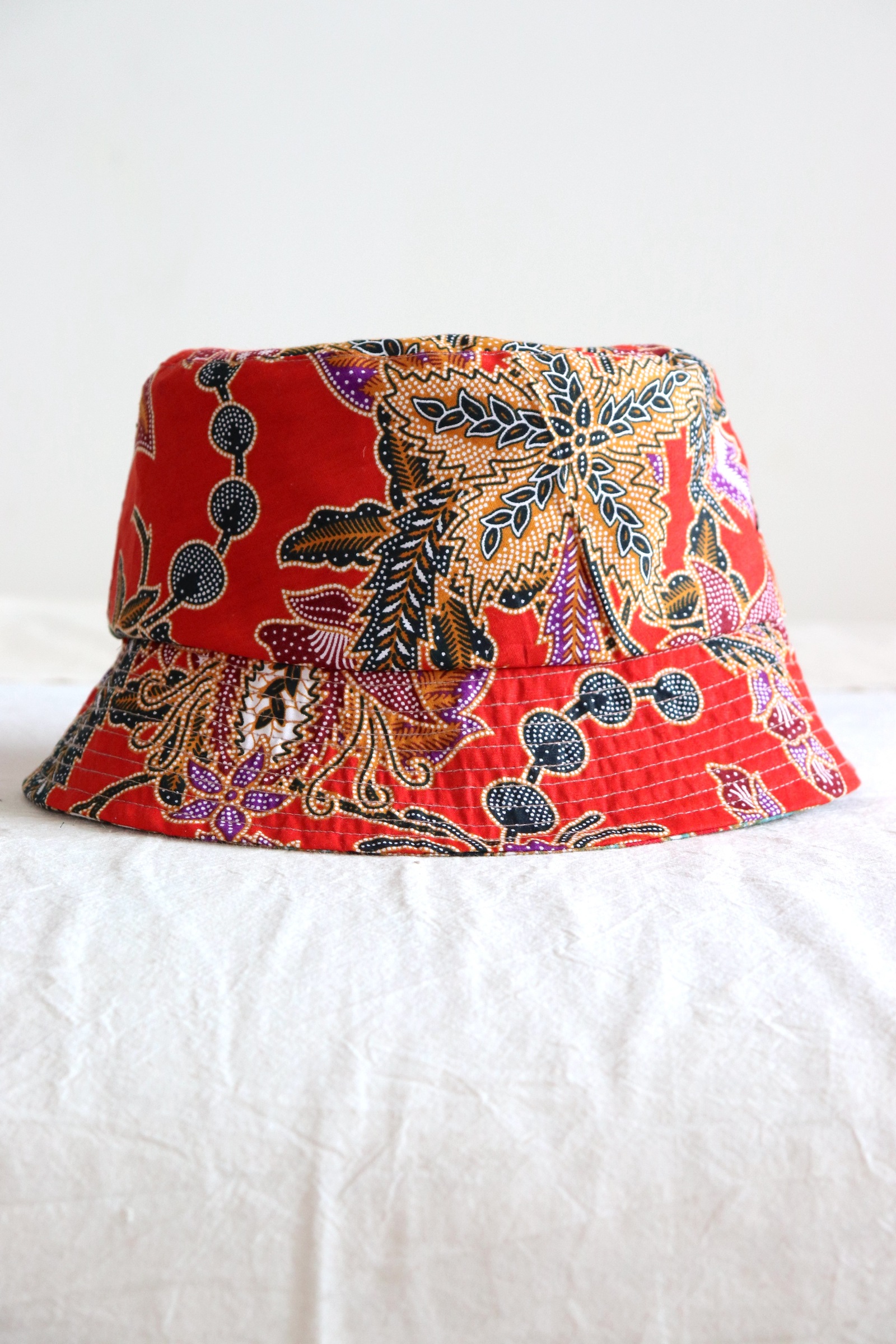 Batik Bucket Hat Short Brim - Red Horizons