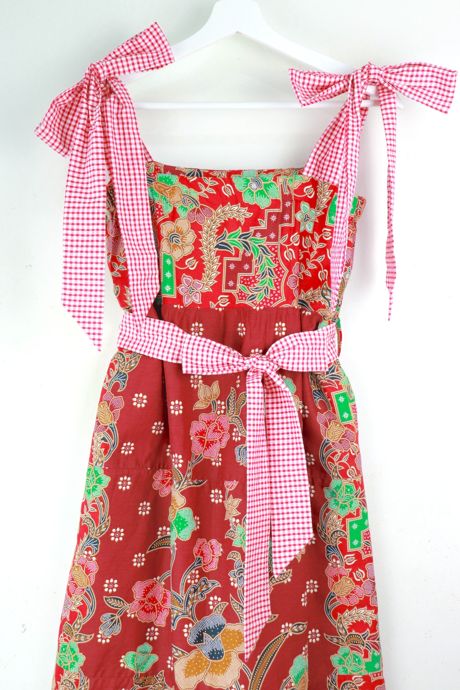 BE PRESENT Christmas Dress - Jingle Joy