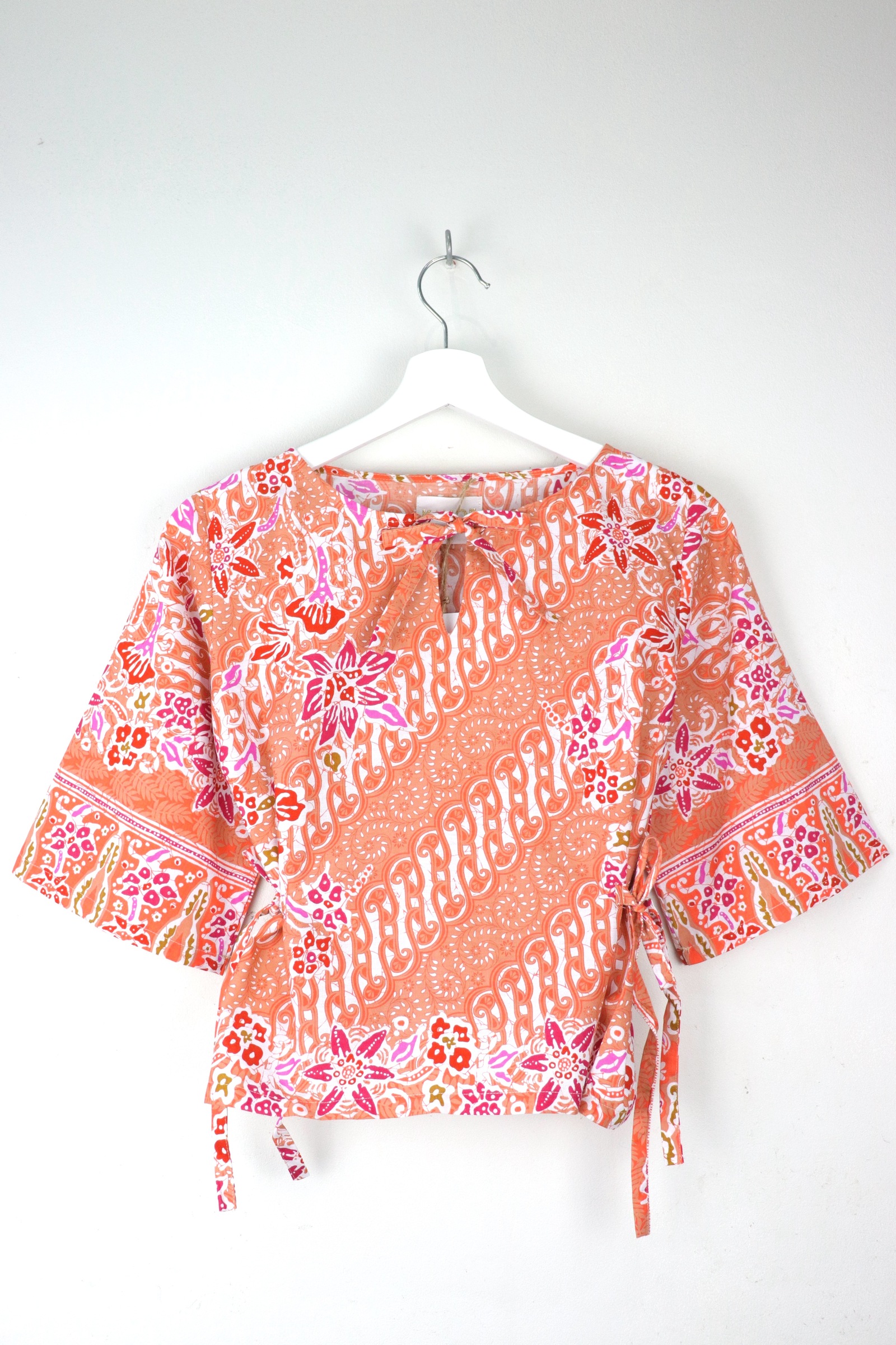 Kedah Batik Top - Chrysanthemum Light [ M ]