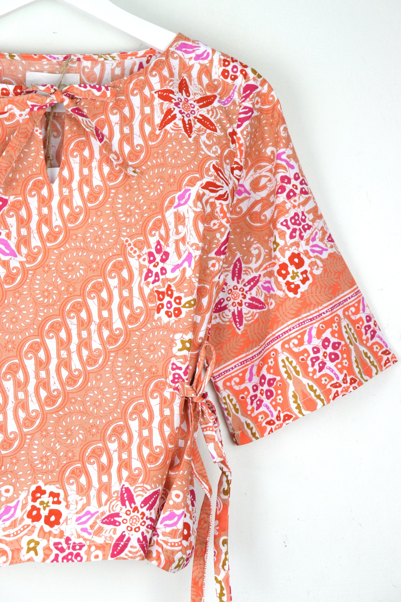 Kedah Batik Top - Chrysanthemum Light [ M ]