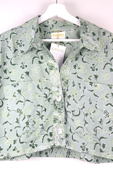 utilitarian-cropped-batik-shirt-45