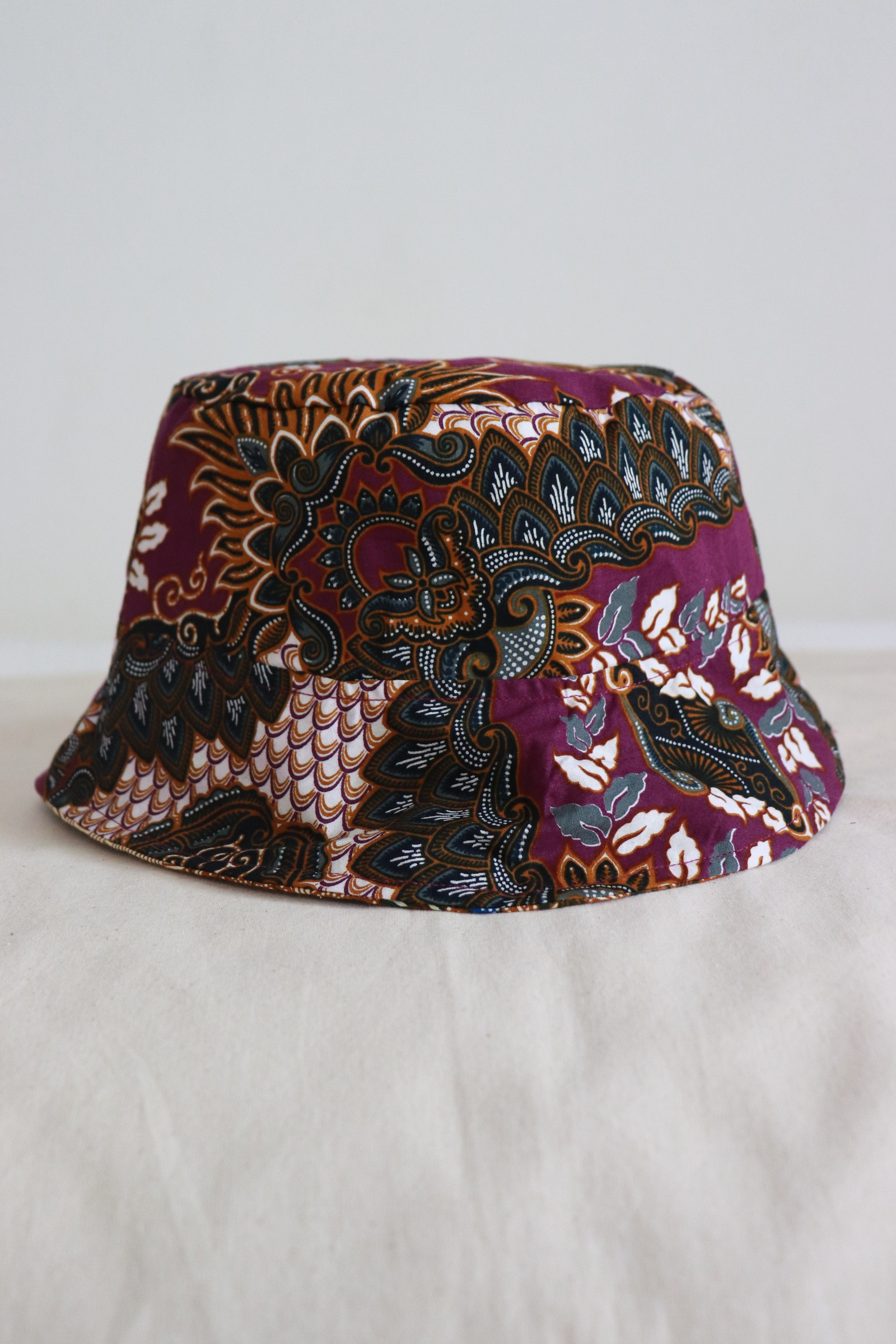 Reversible Batik Bucket Hat - Vega [Short Brim]