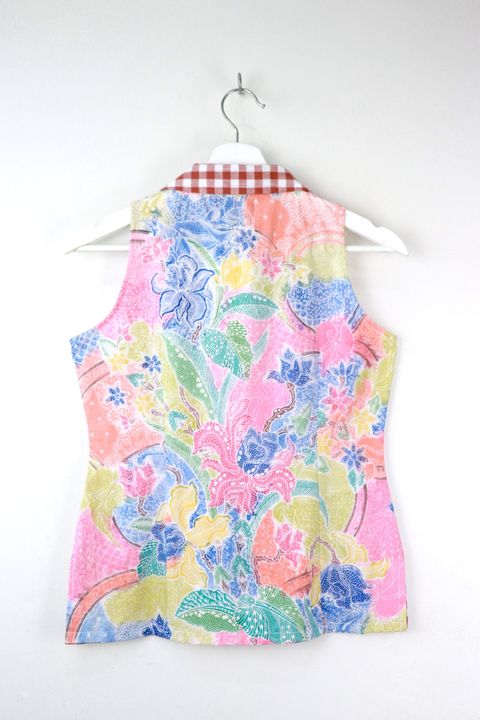 the-classic-gingham-batik-top-27