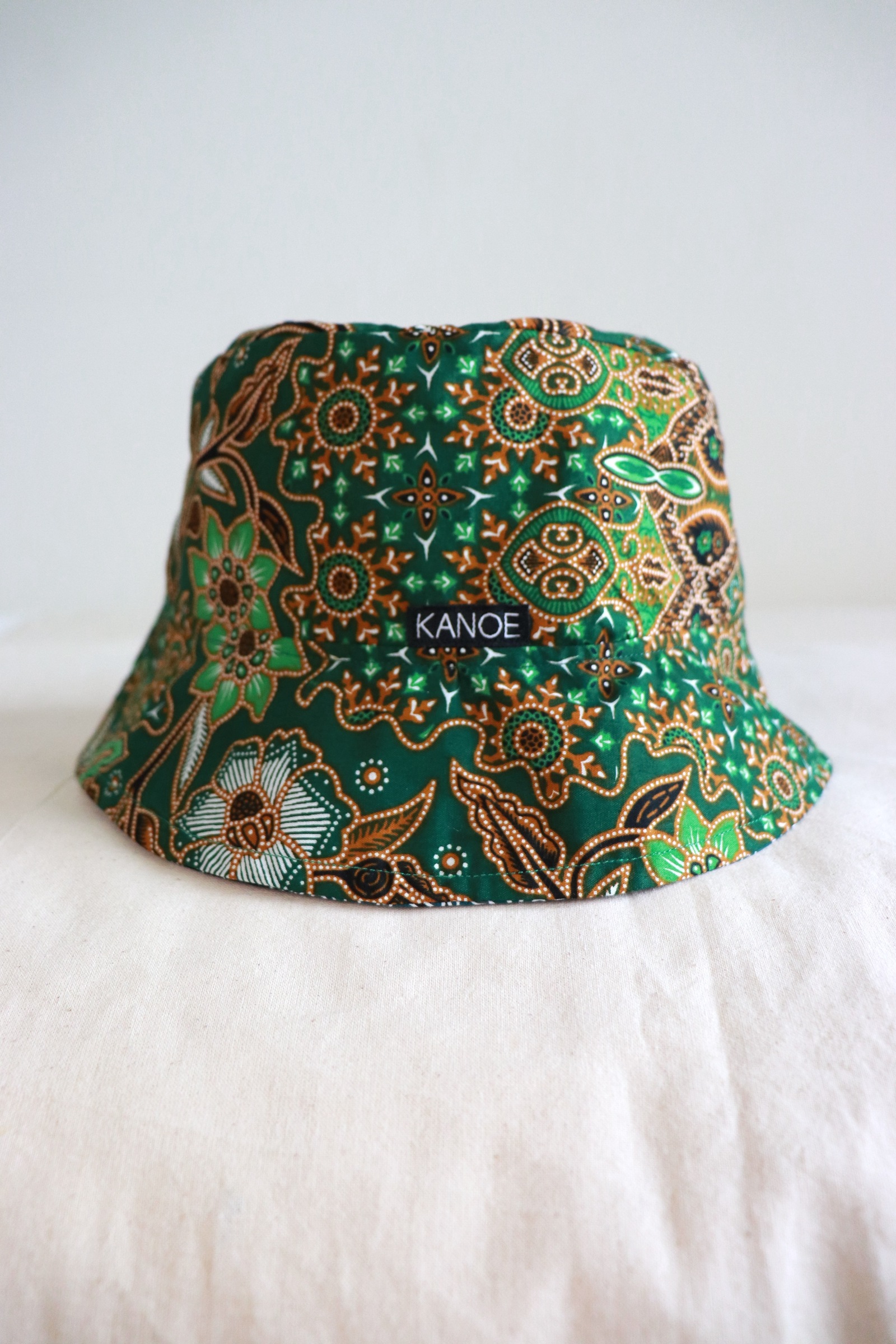 Reversible Batik Bucket Hat - Lucia [ Short Brim ]