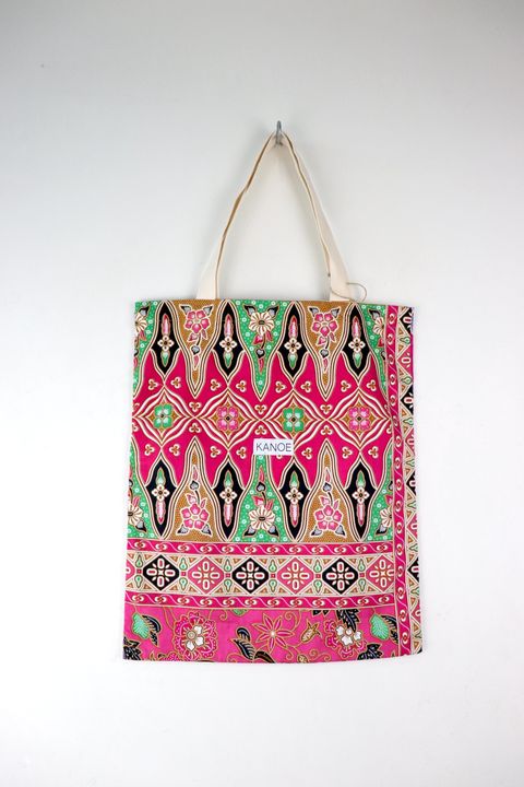 maxi-batik-tote-bags-1