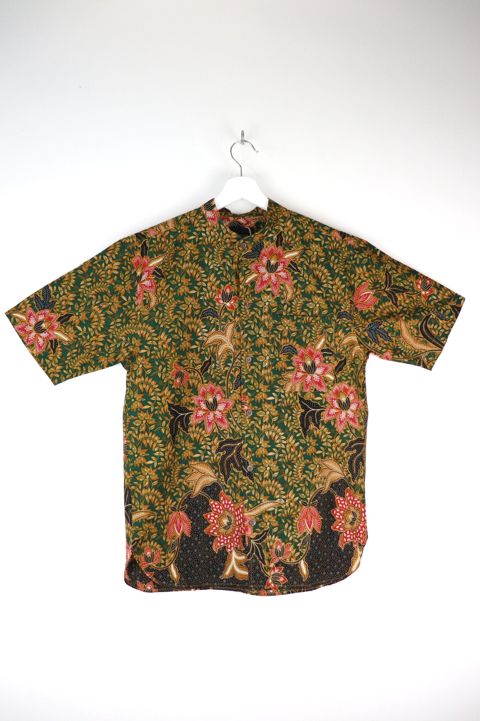 KANOEMEN Stand Collar Batik Shirt - Venus Trap