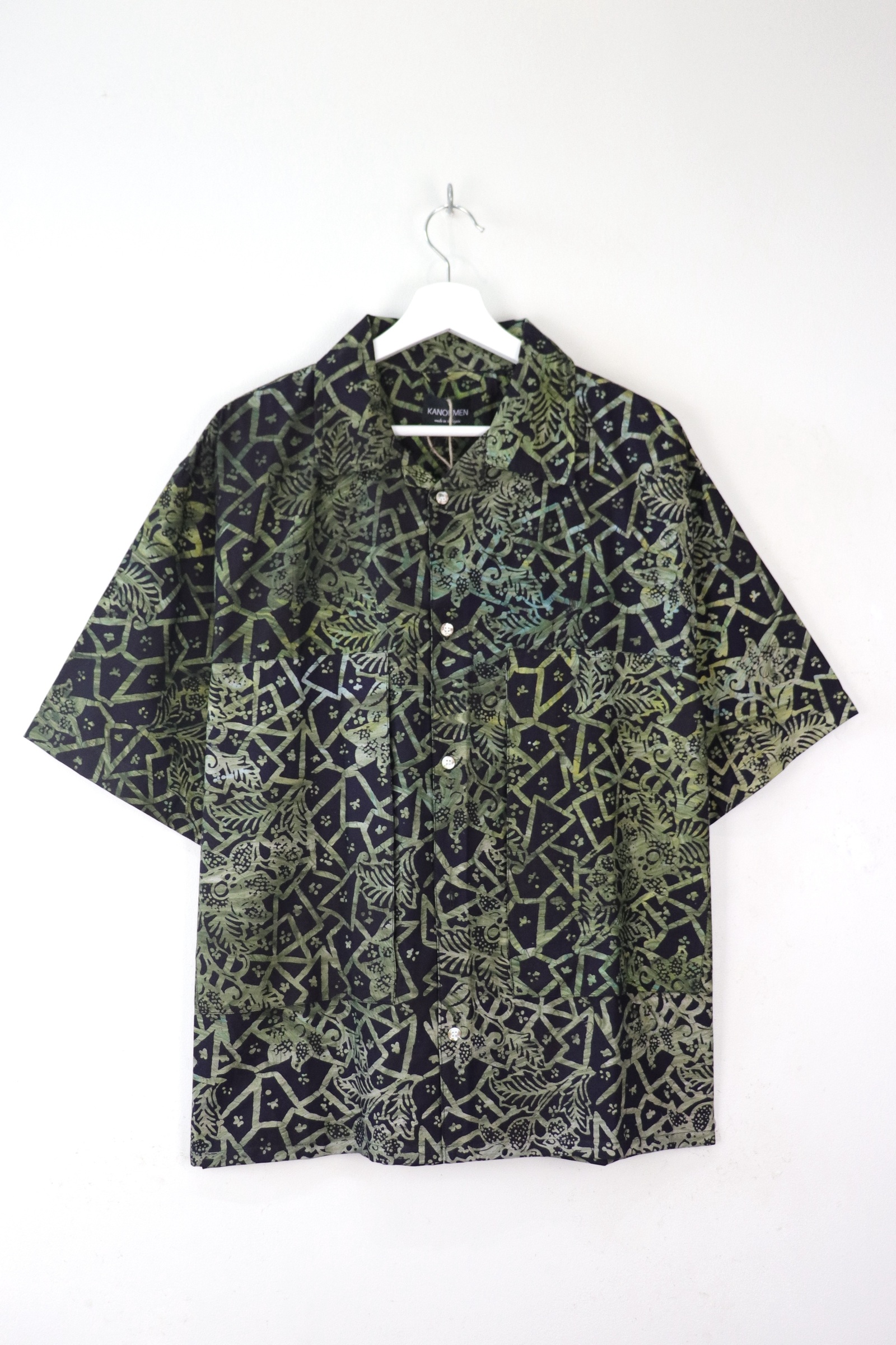 Men's Oversized Pockets Shirt - Heineken [ Handmade Batik ] [ XL ]