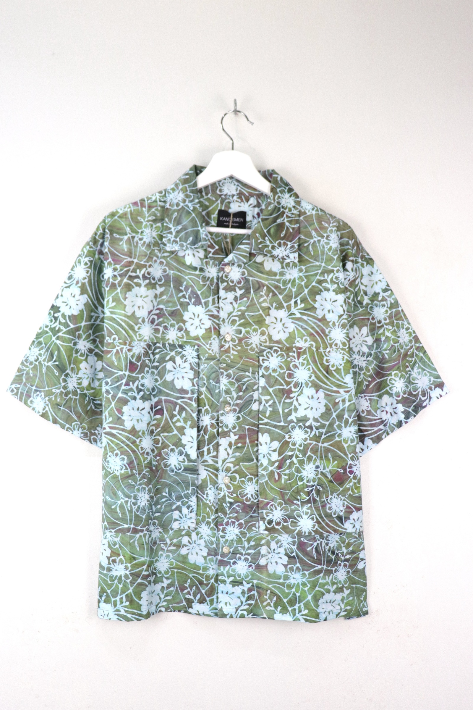 Men's Oversized Pockets Shirt - Jasmin Tea  [ Handmade Batik ]