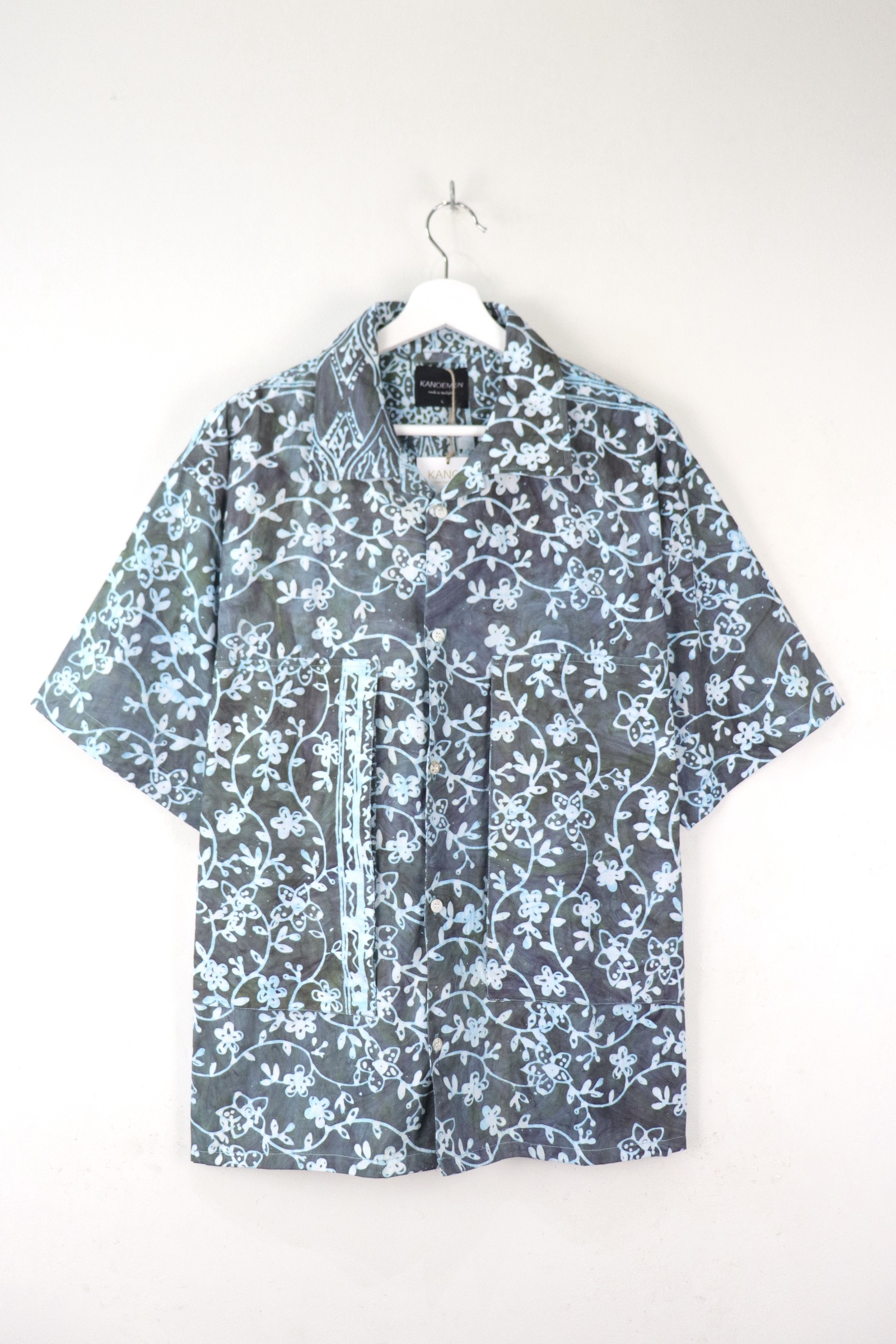 Men's Oversized Pockets Shirt - Vanilla Blue Drizzle  [Handmade Batik ]
